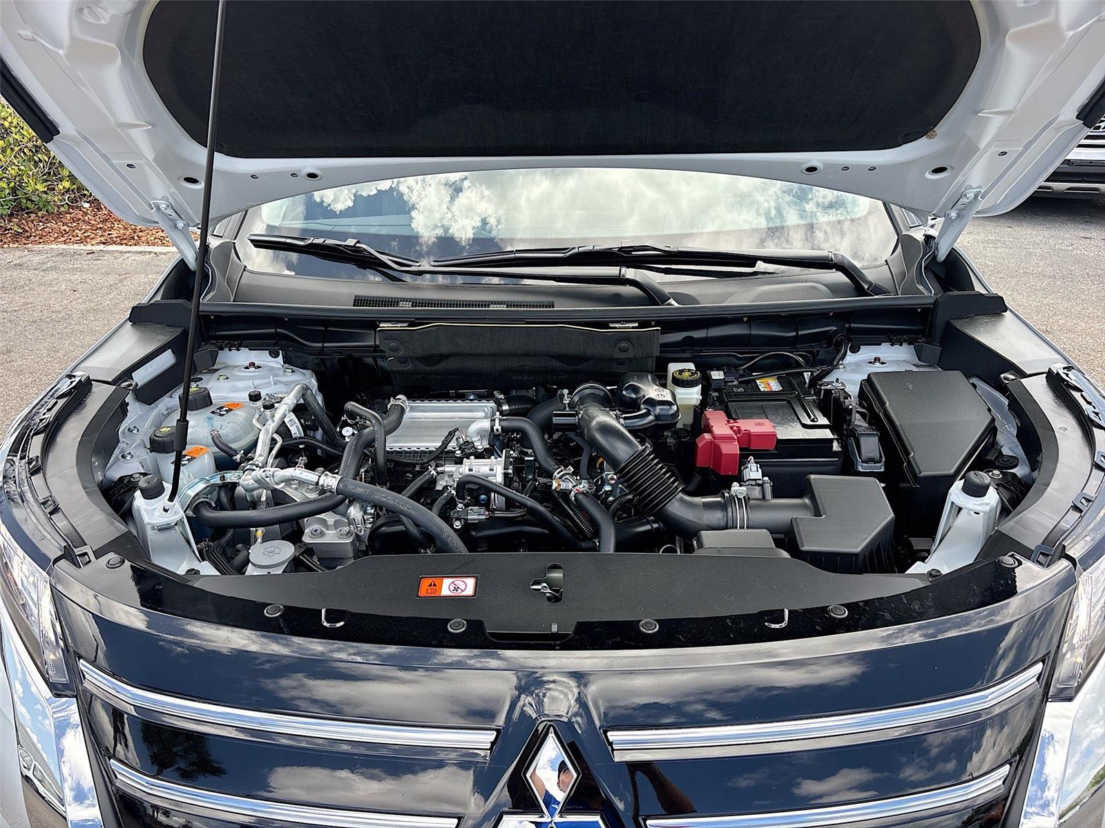 2026 Mitsubishi Outlander SE