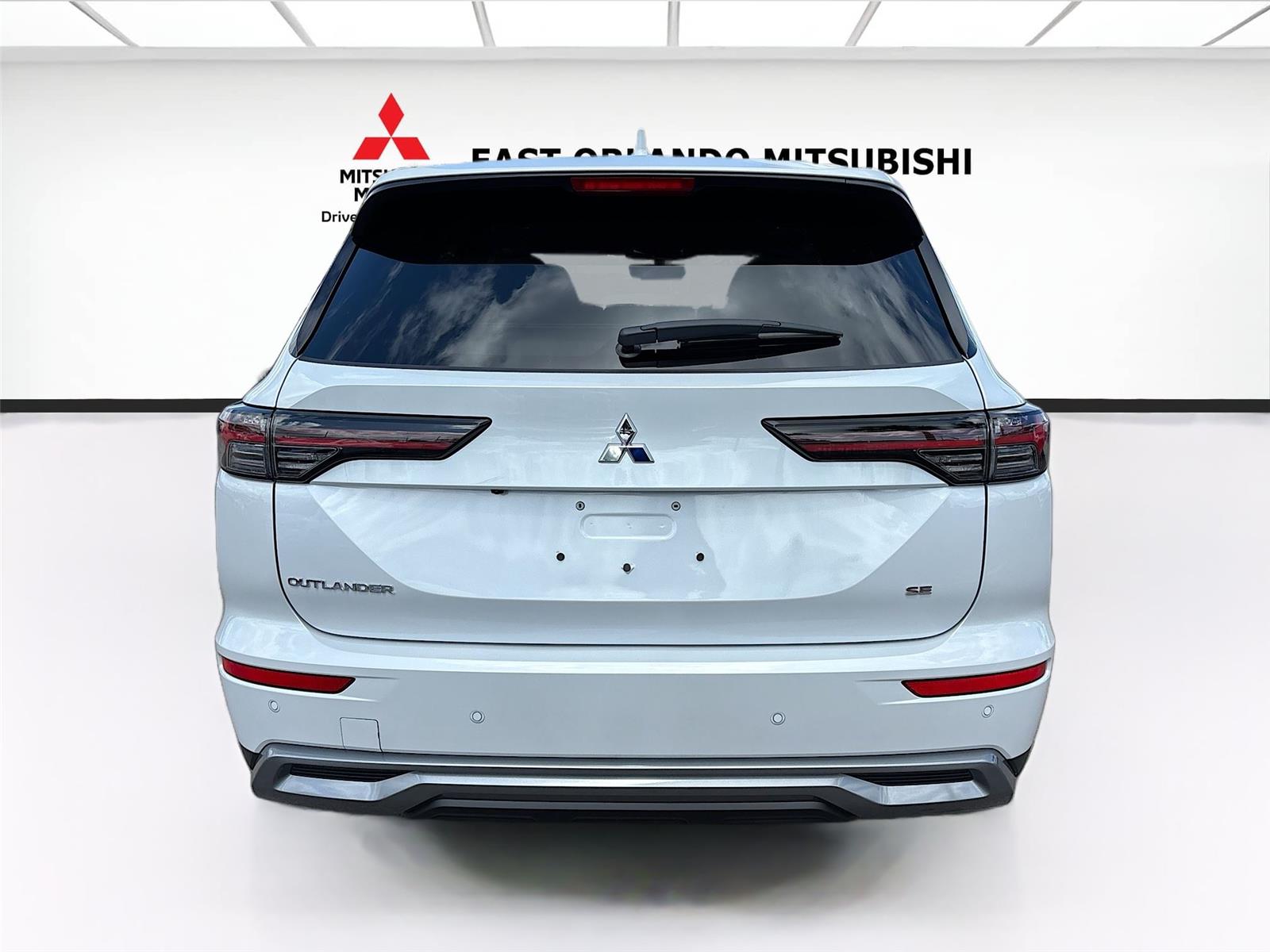 2026 Mitsubishi Outlander SE