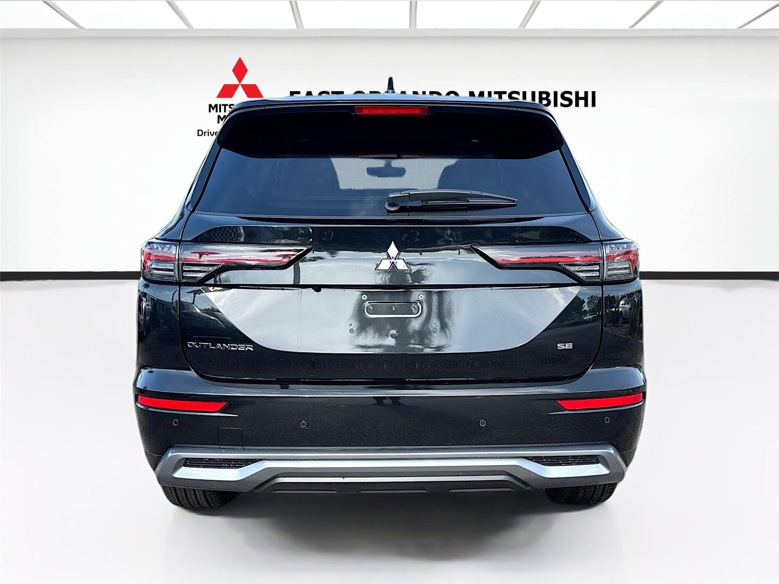 2026 Mitsubishi Outlander SE