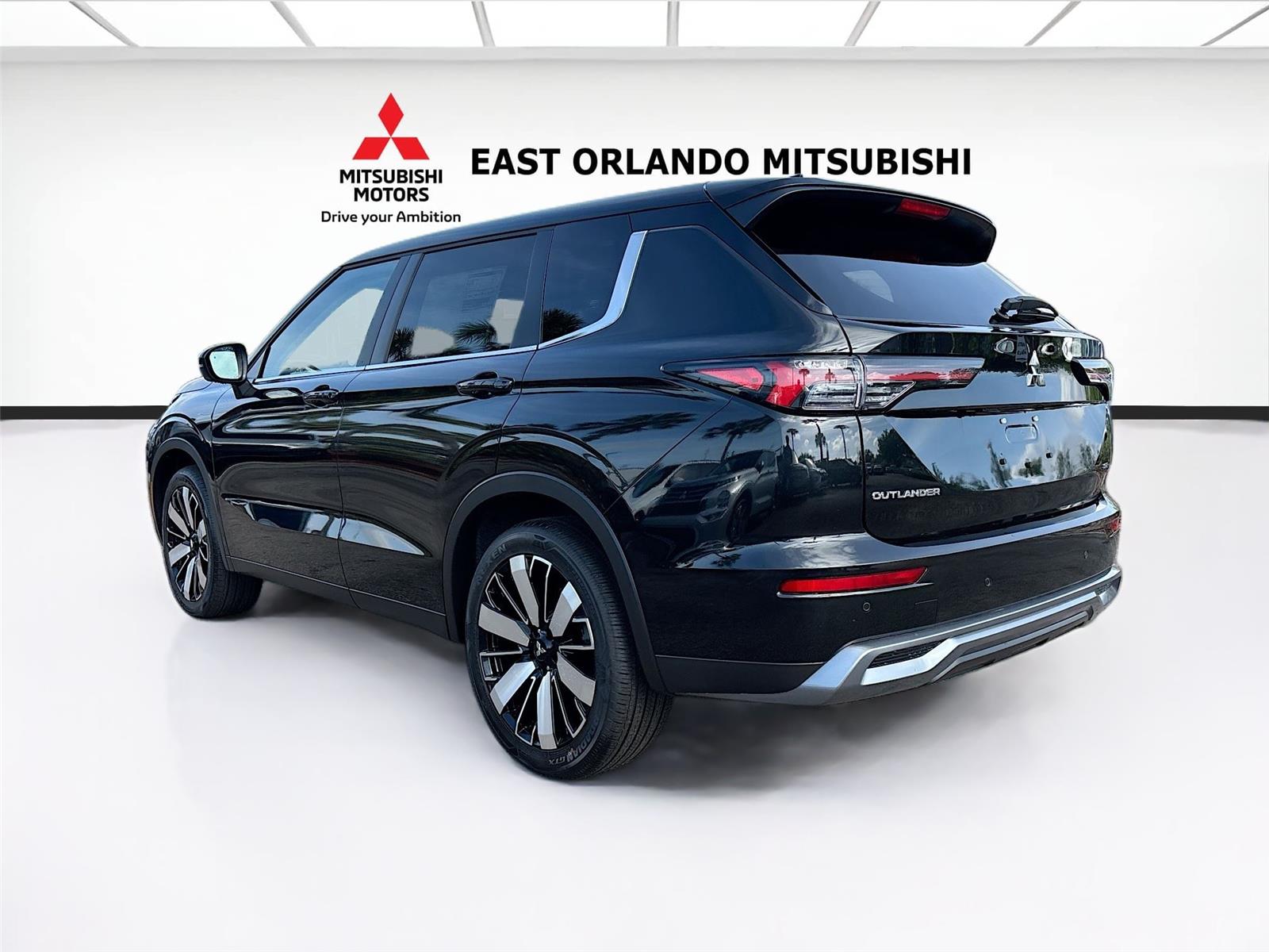 2026 Mitsubishi Outlander SE