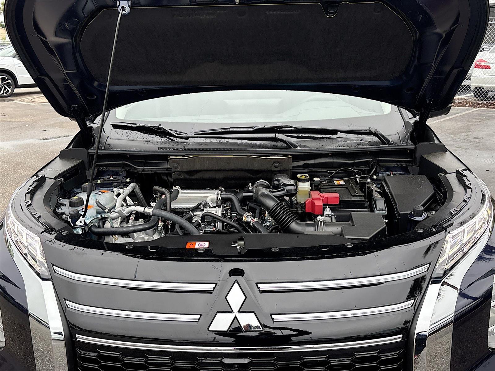 2026 Mitsubishi Outlander SE