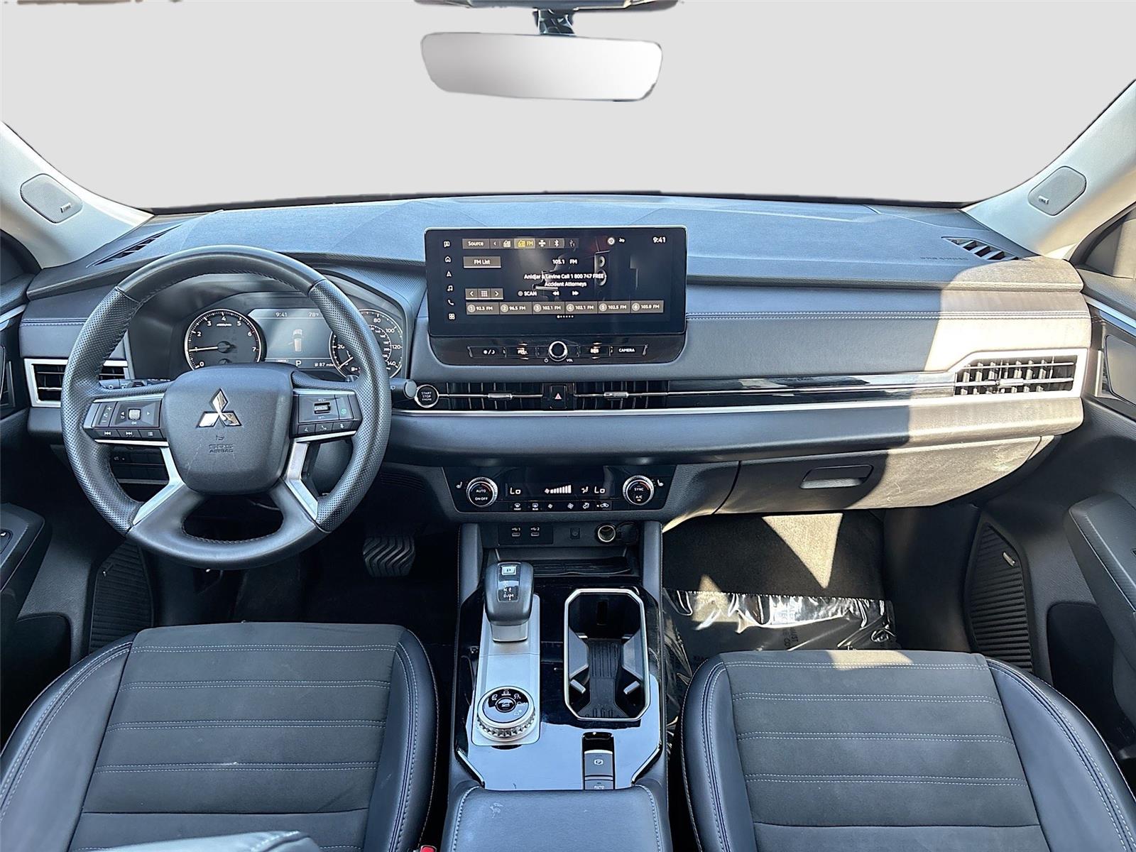 2025 Mitsubishi Outlander SE