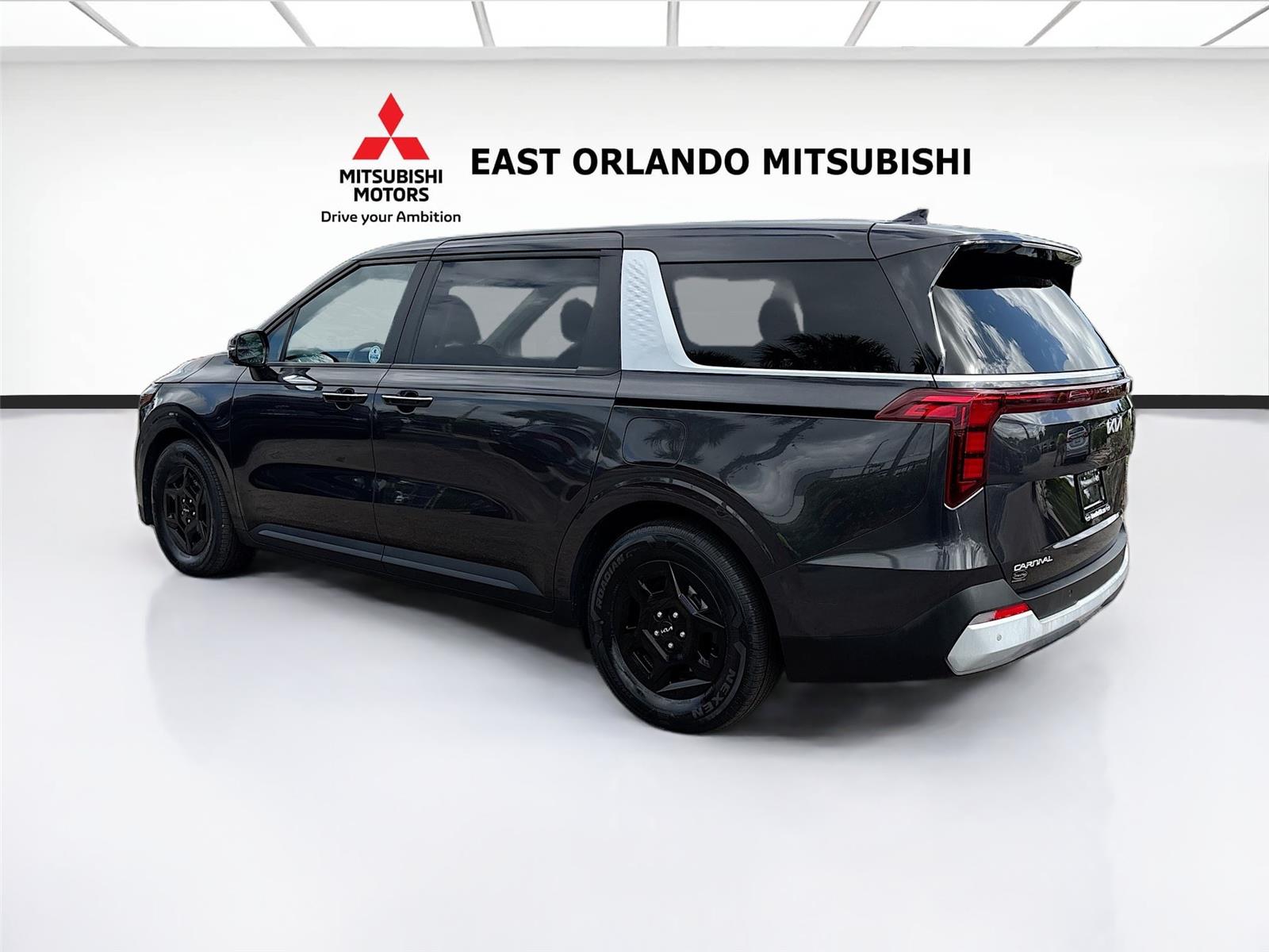 2025 Kia Carnival LXS