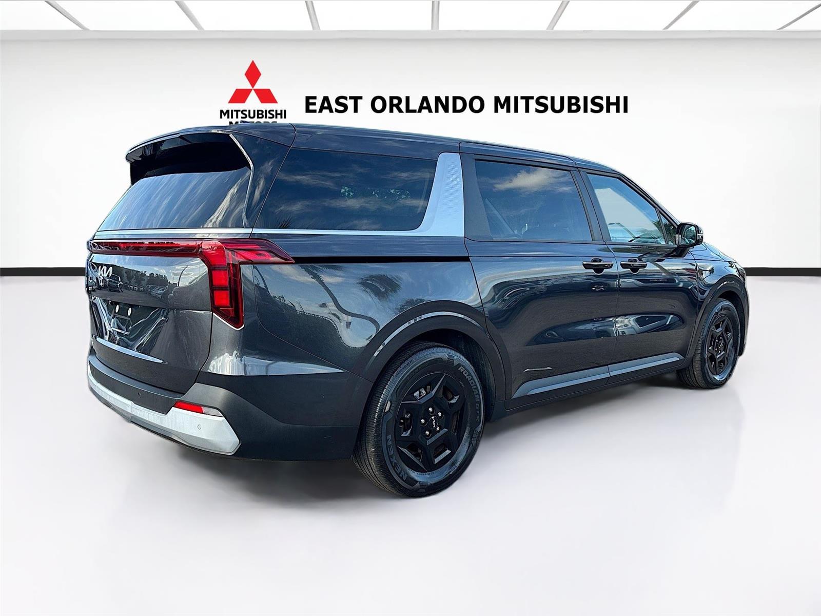2025 Kia Carnival LXS