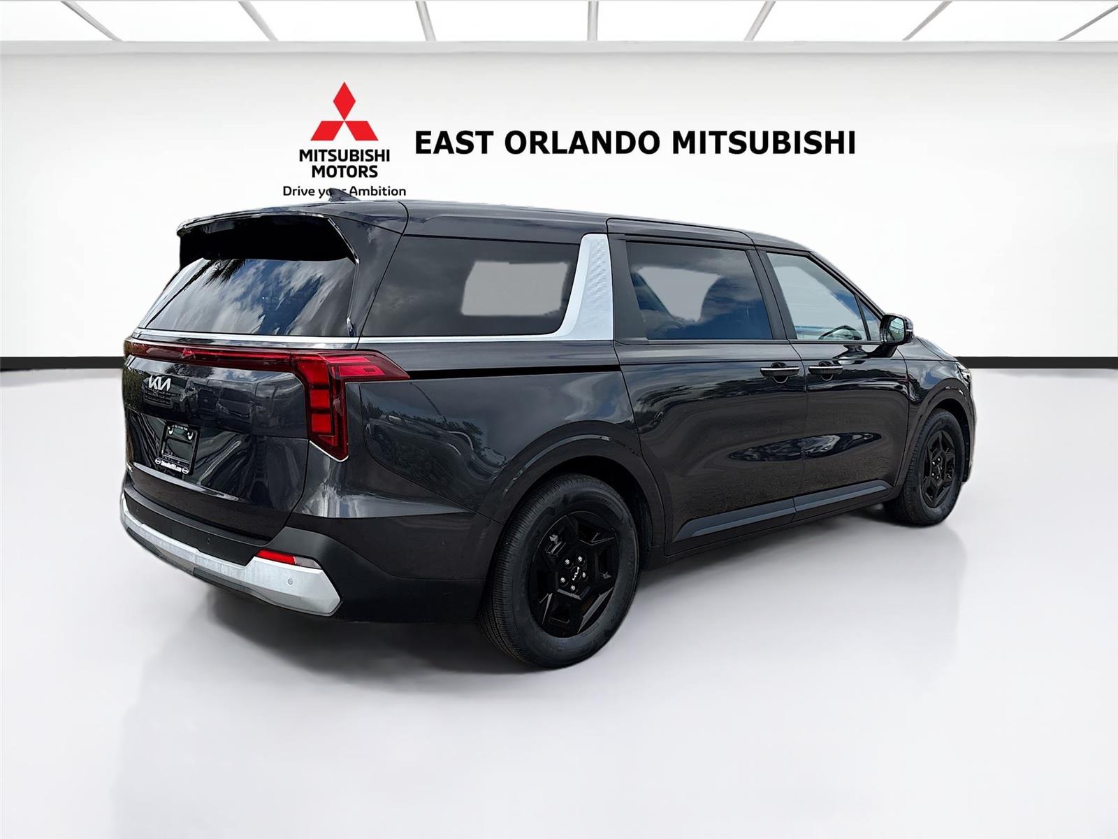 2025 Kia Carnival LXS