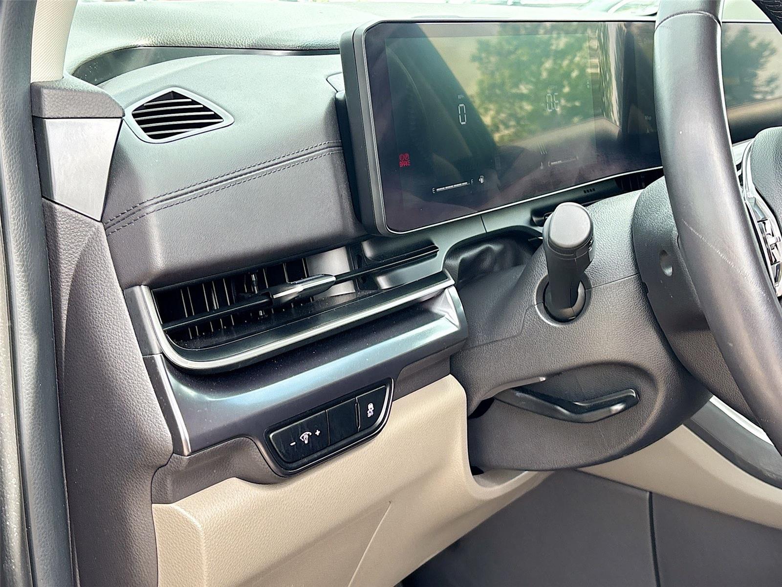 2025 Kia Carnival LXS