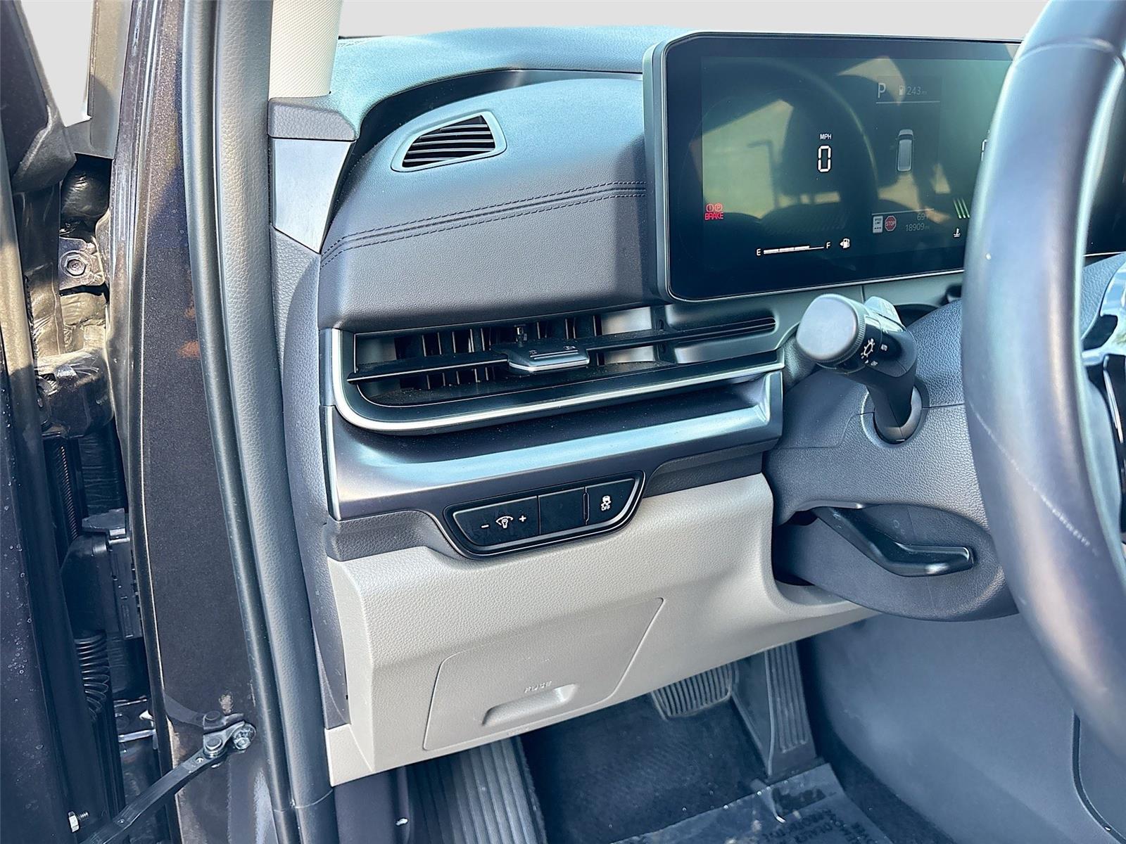 2025 Kia Carnival LXS