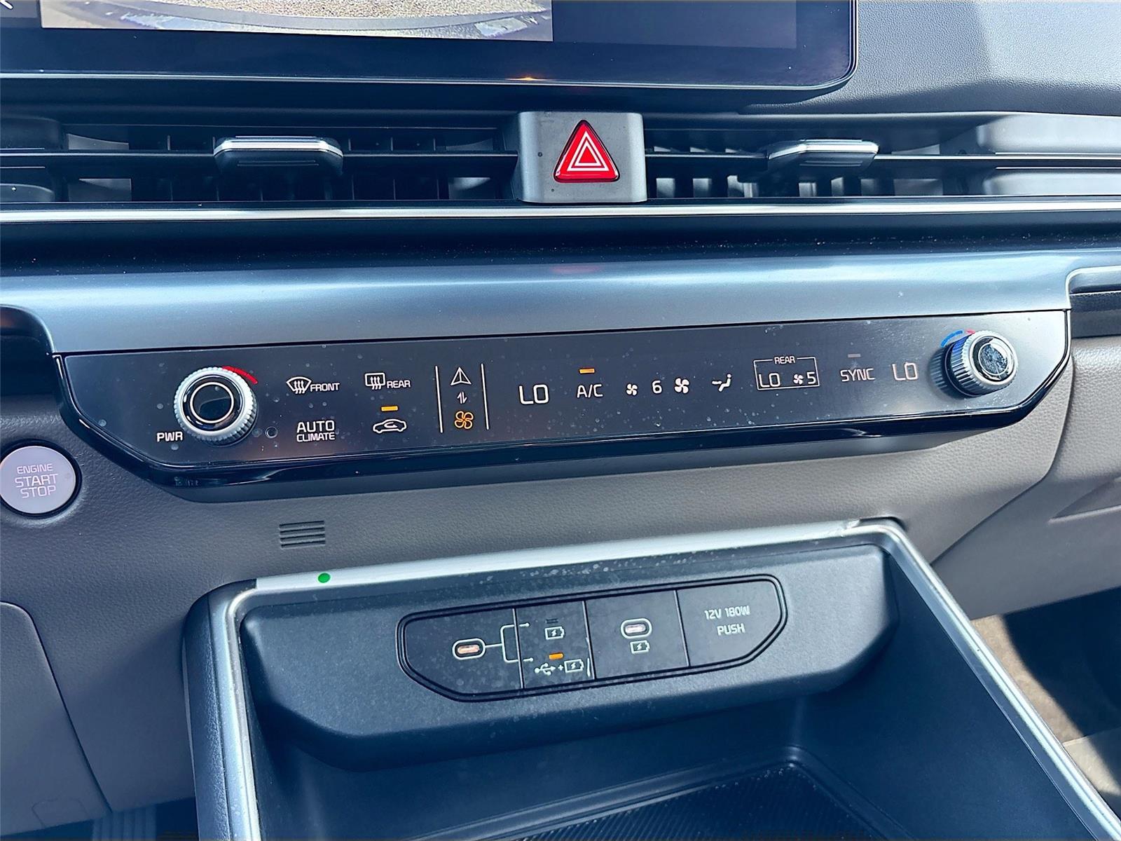 2025 Kia Carnival LXS