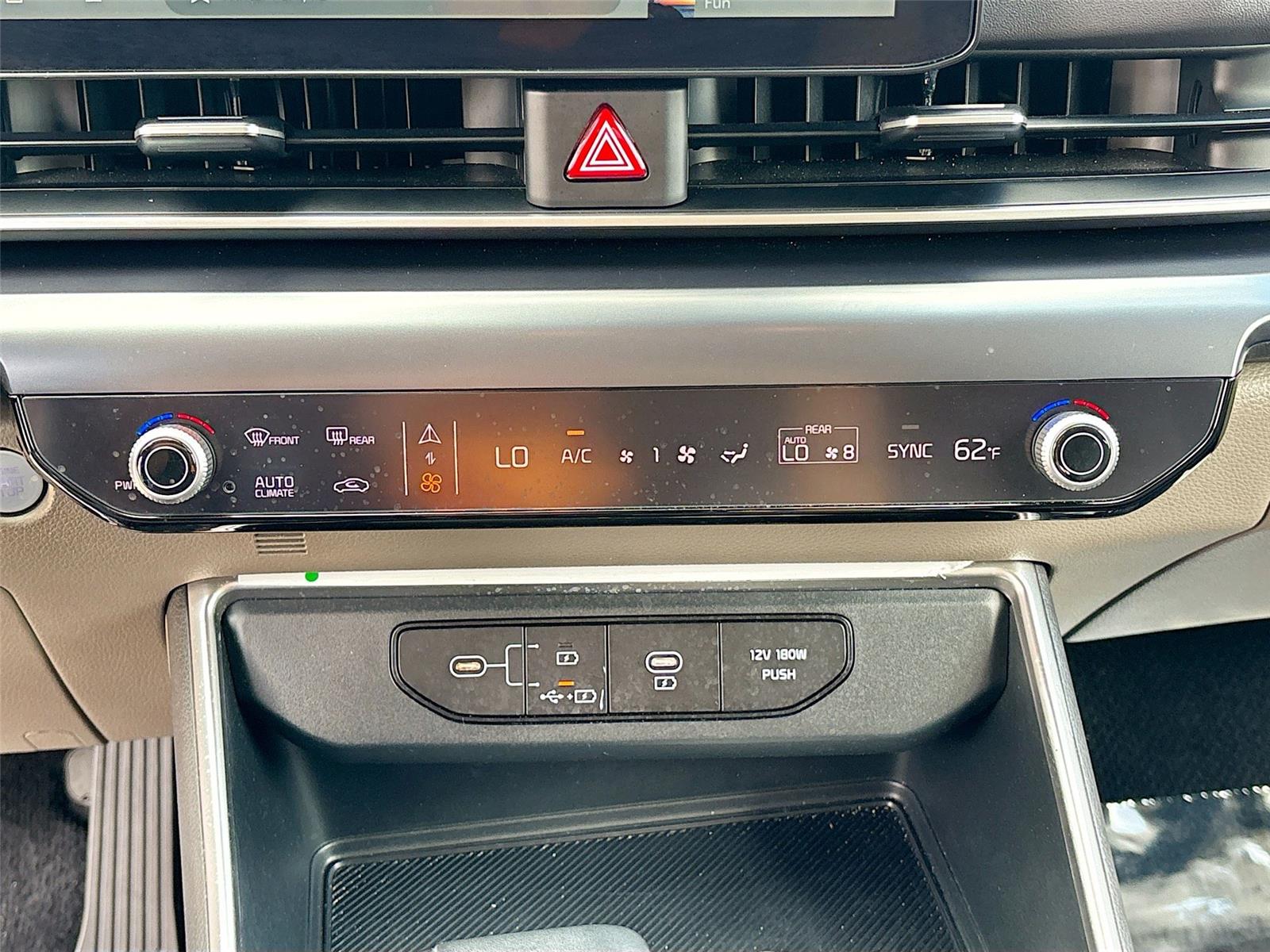 2025 Kia Carnival LXS