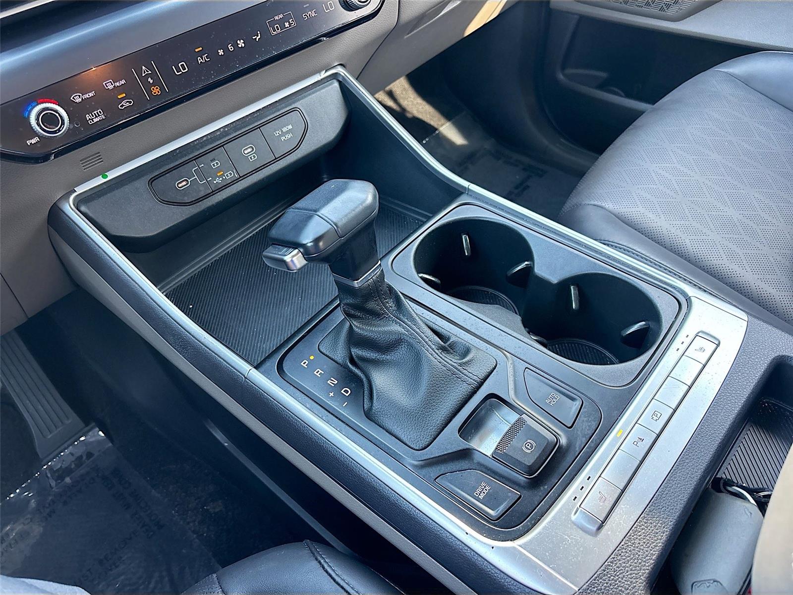 2025 Kia Carnival LXS