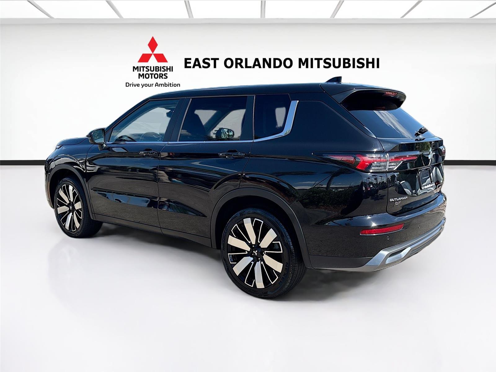 2025 Mitsubishi Outlander SE