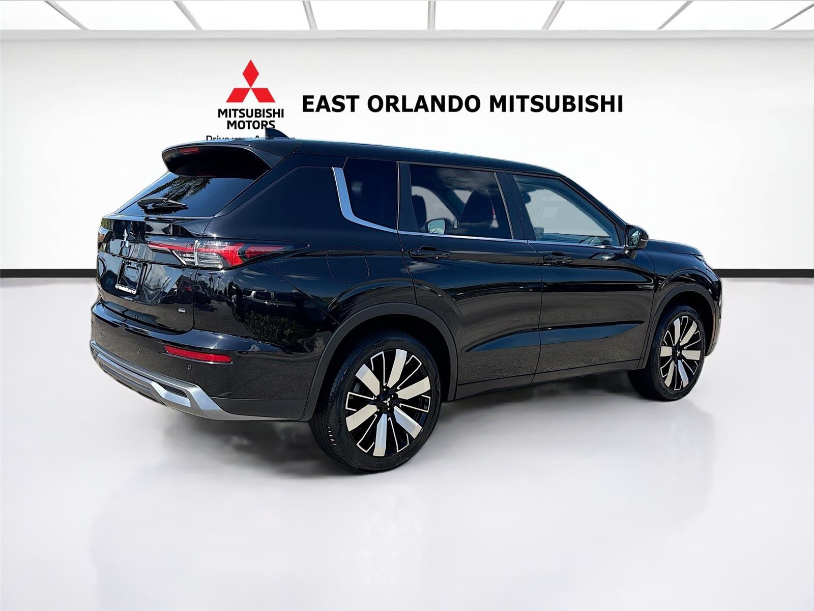 2025 Mitsubishi Outlander SE
