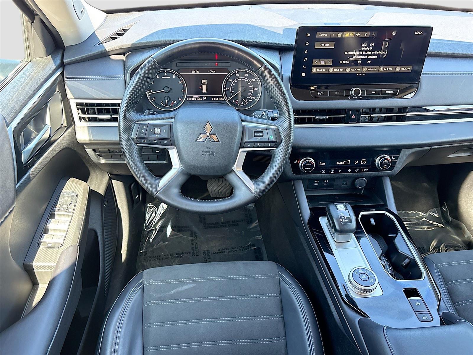 2025 Mitsubishi Outlander SE
