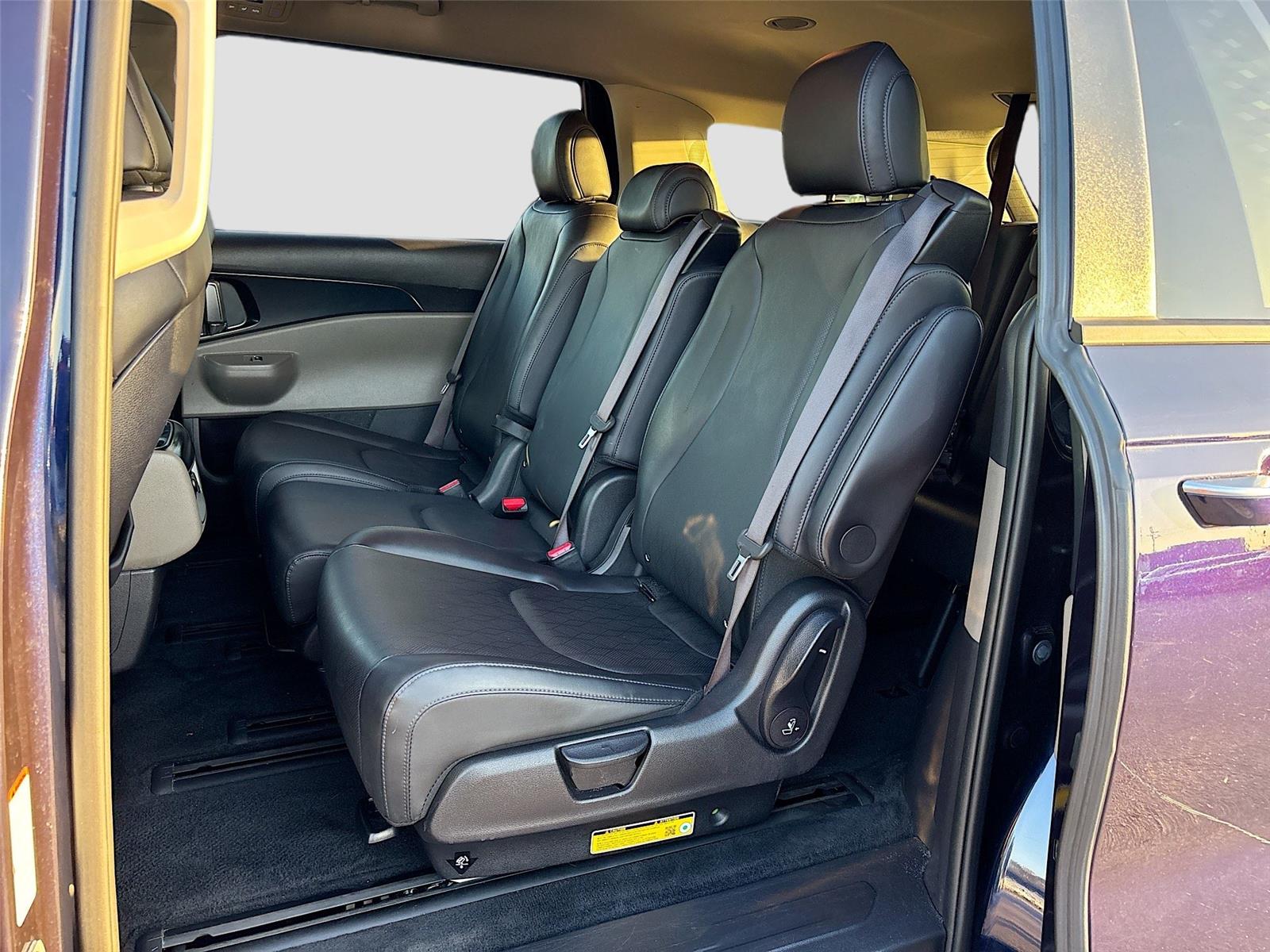 2025 Kia Carnival LXS