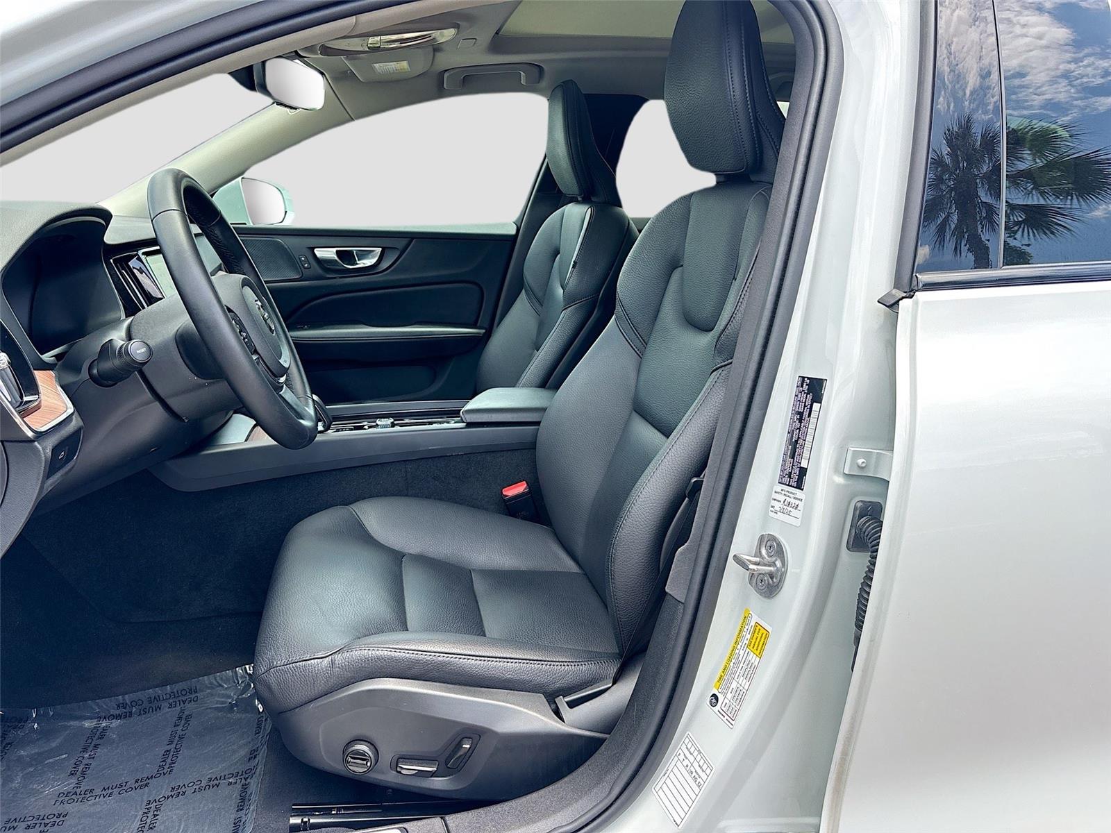 2025 Volvo V60 Cross Country Plus