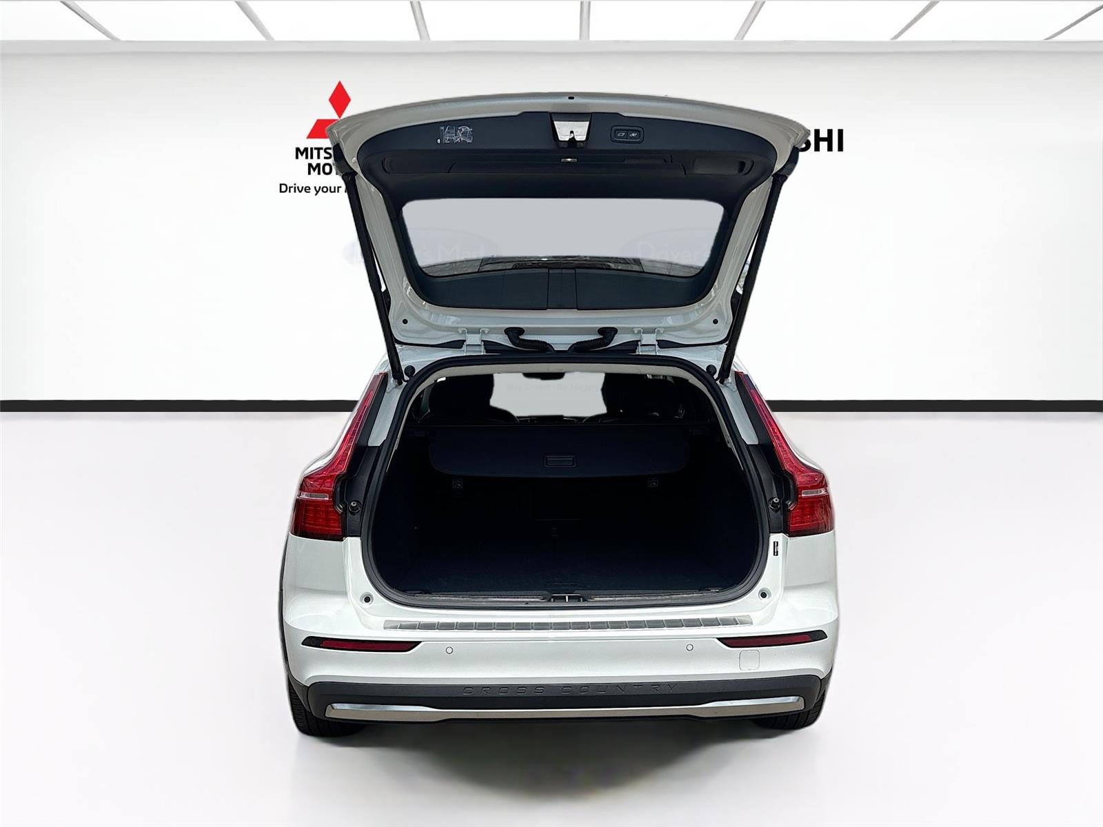2025 Volvo V60 Cross Country Plus