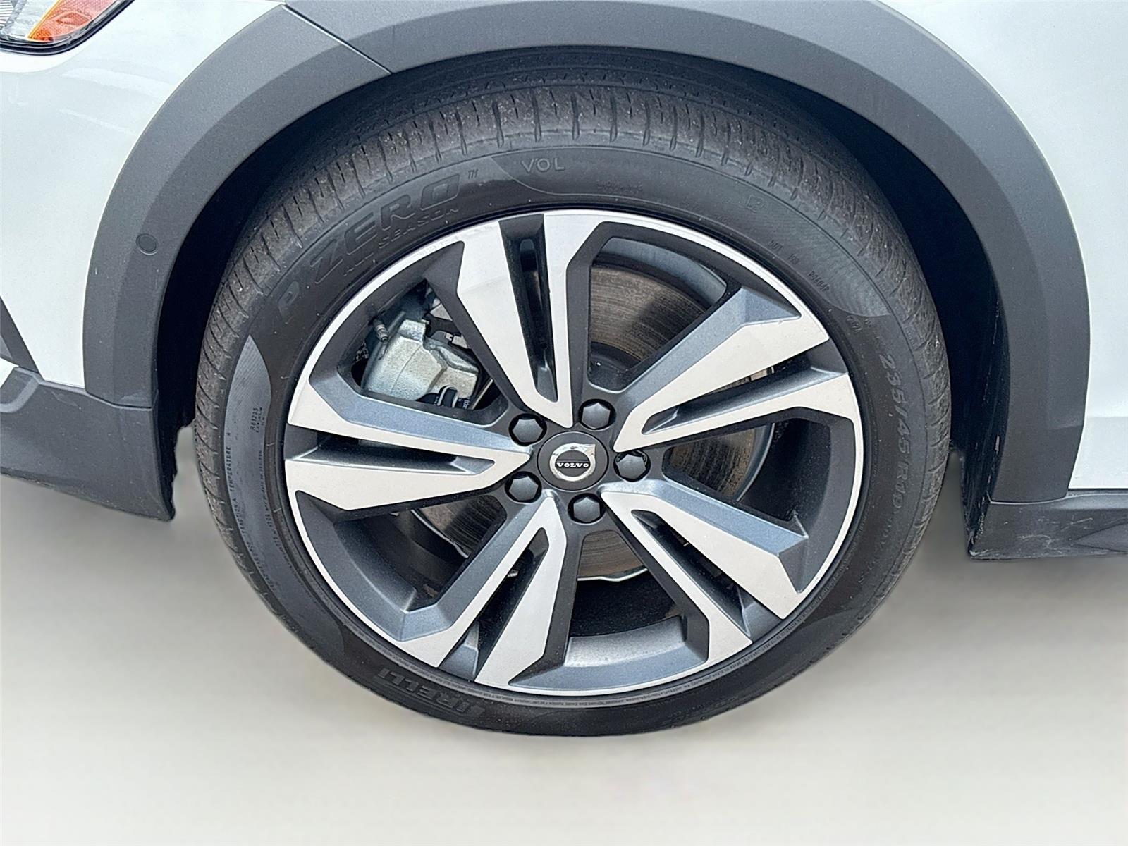 2025 Volvo V60 Cross Country Plus