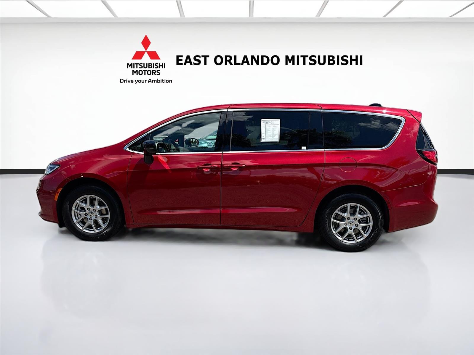 2025 Chrysler Pacifica Select