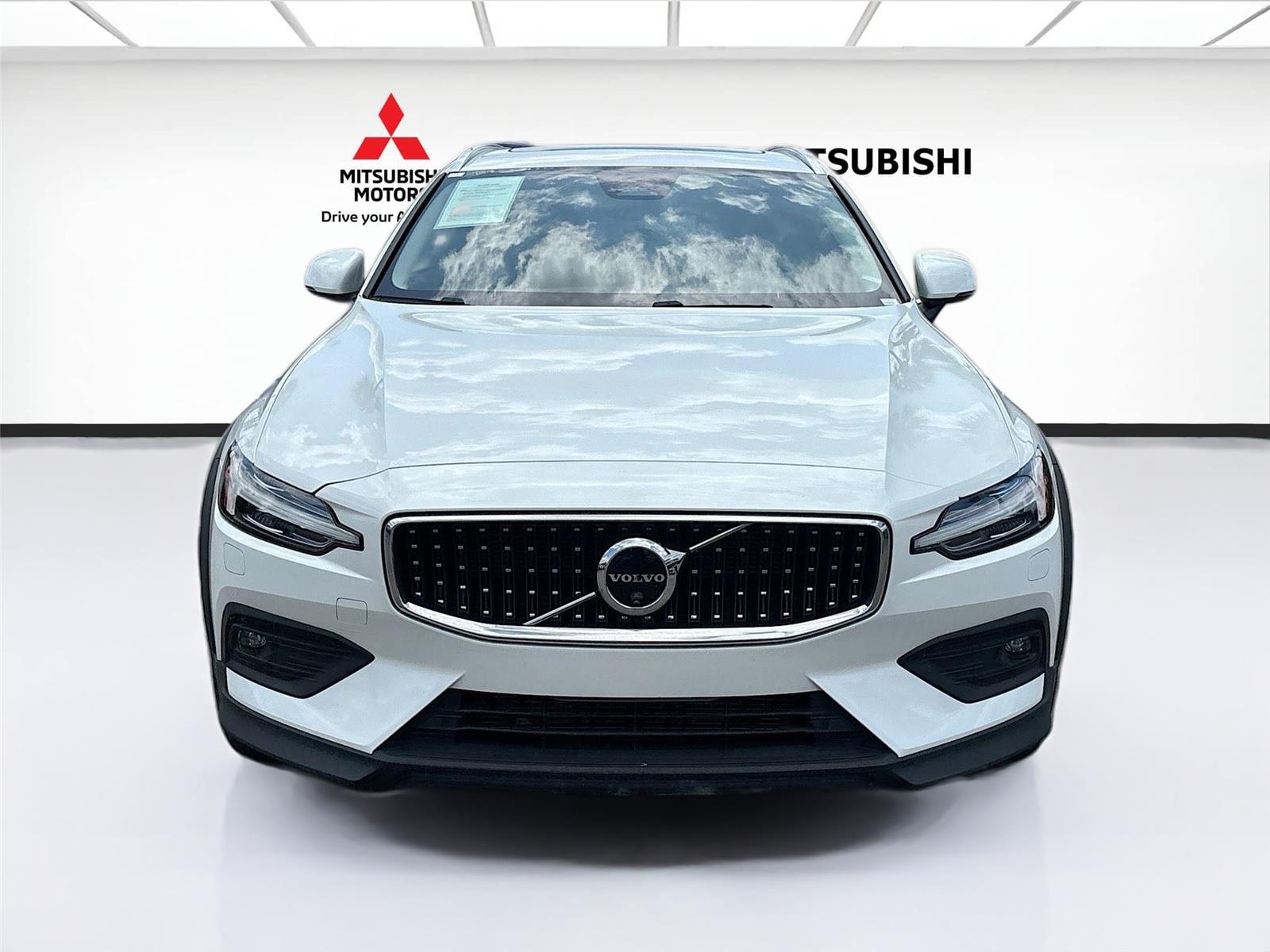2025 Volvo V60 Cross Country Plus