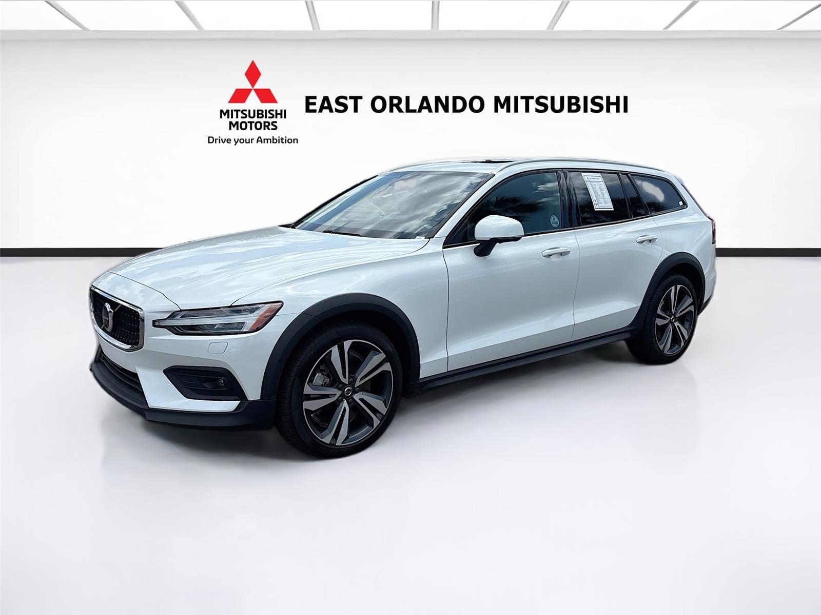 2025 Volvo V60 Cross Country Plus