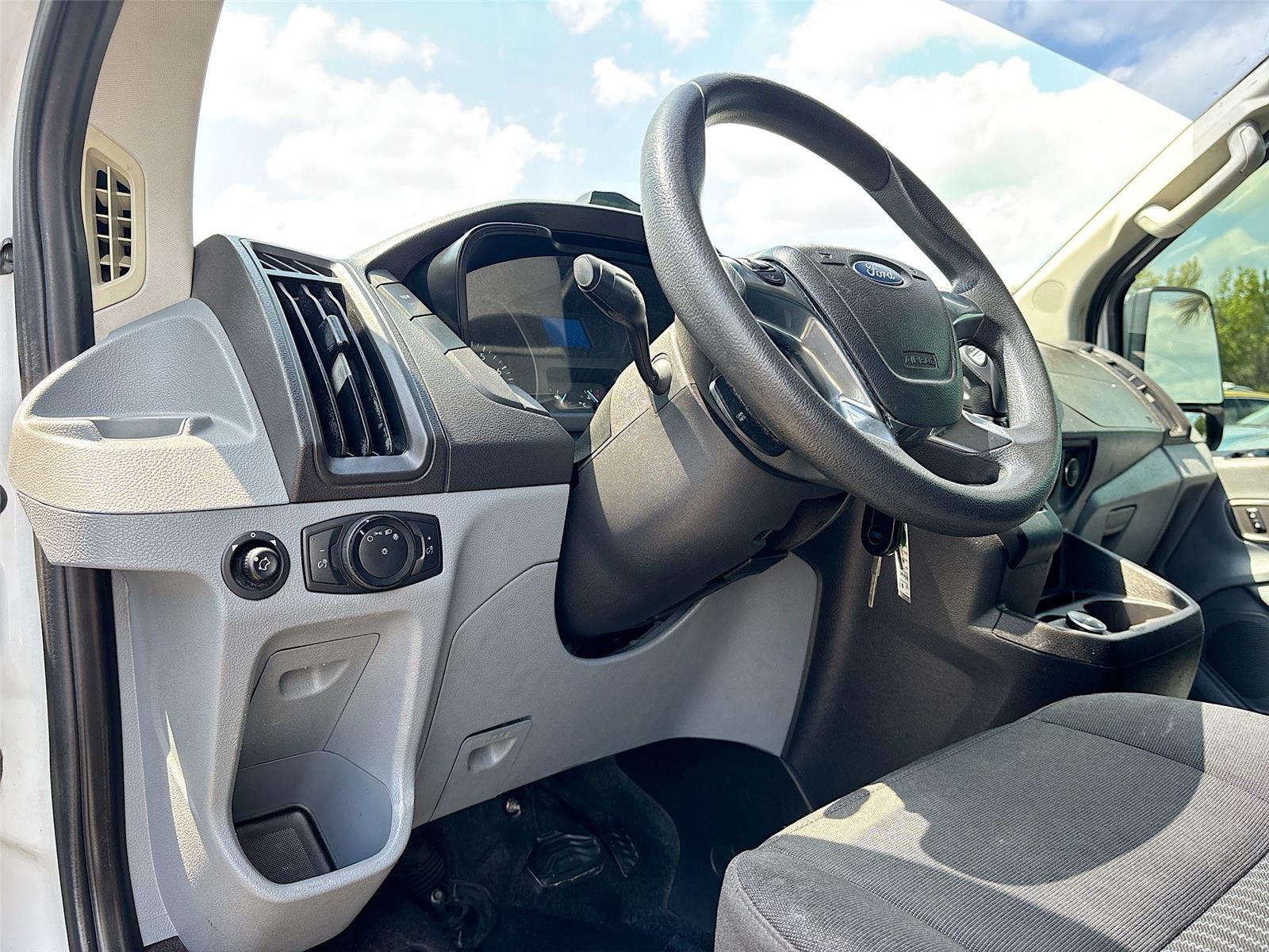 2017 Ford Transit Wagon XLT