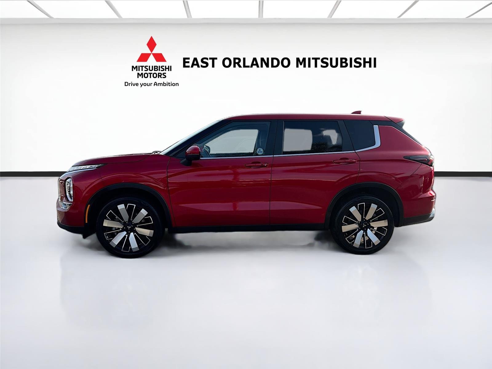 2025 Mitsubishi Outlander SE
