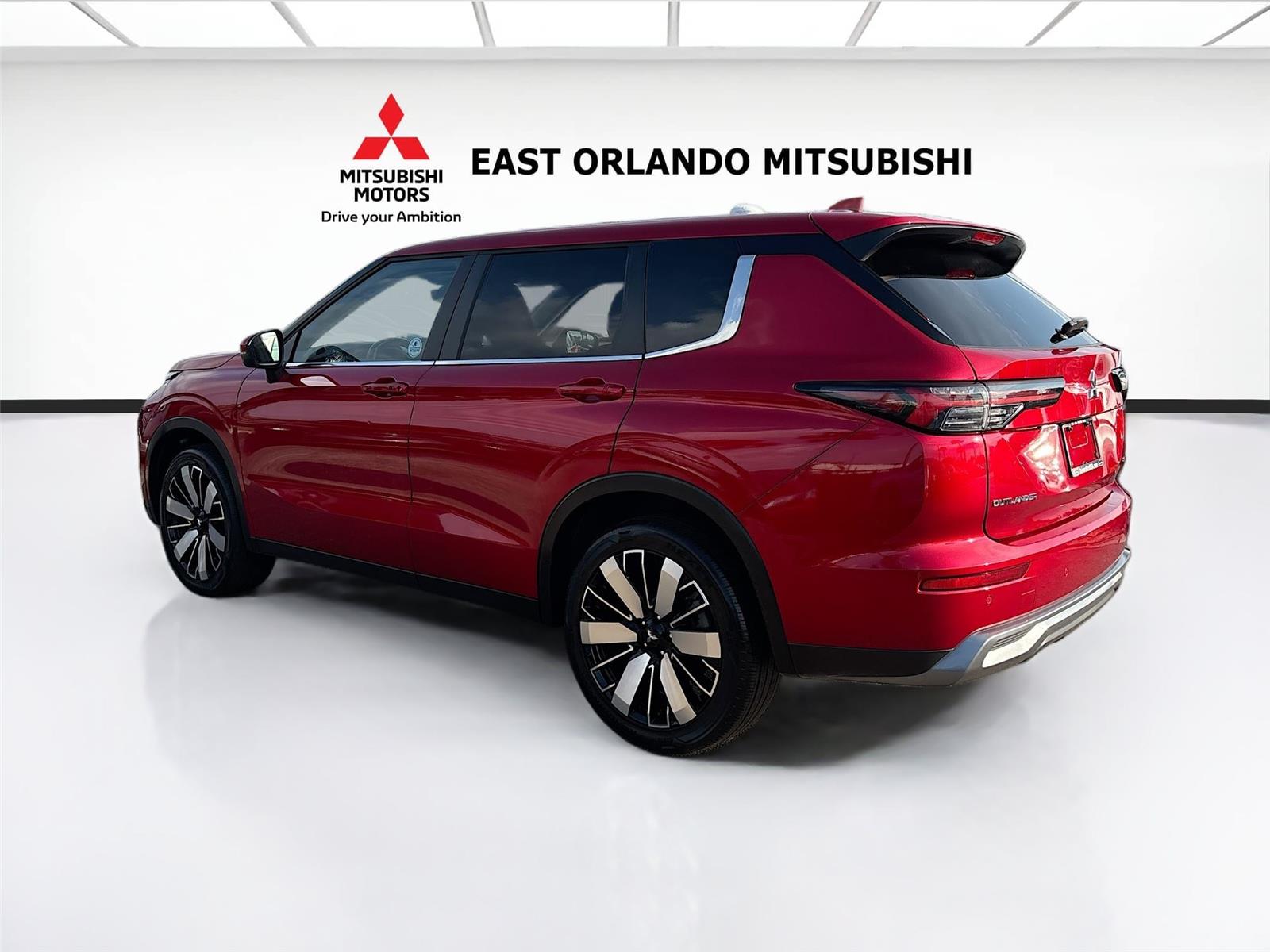 2025 Mitsubishi Outlander SE