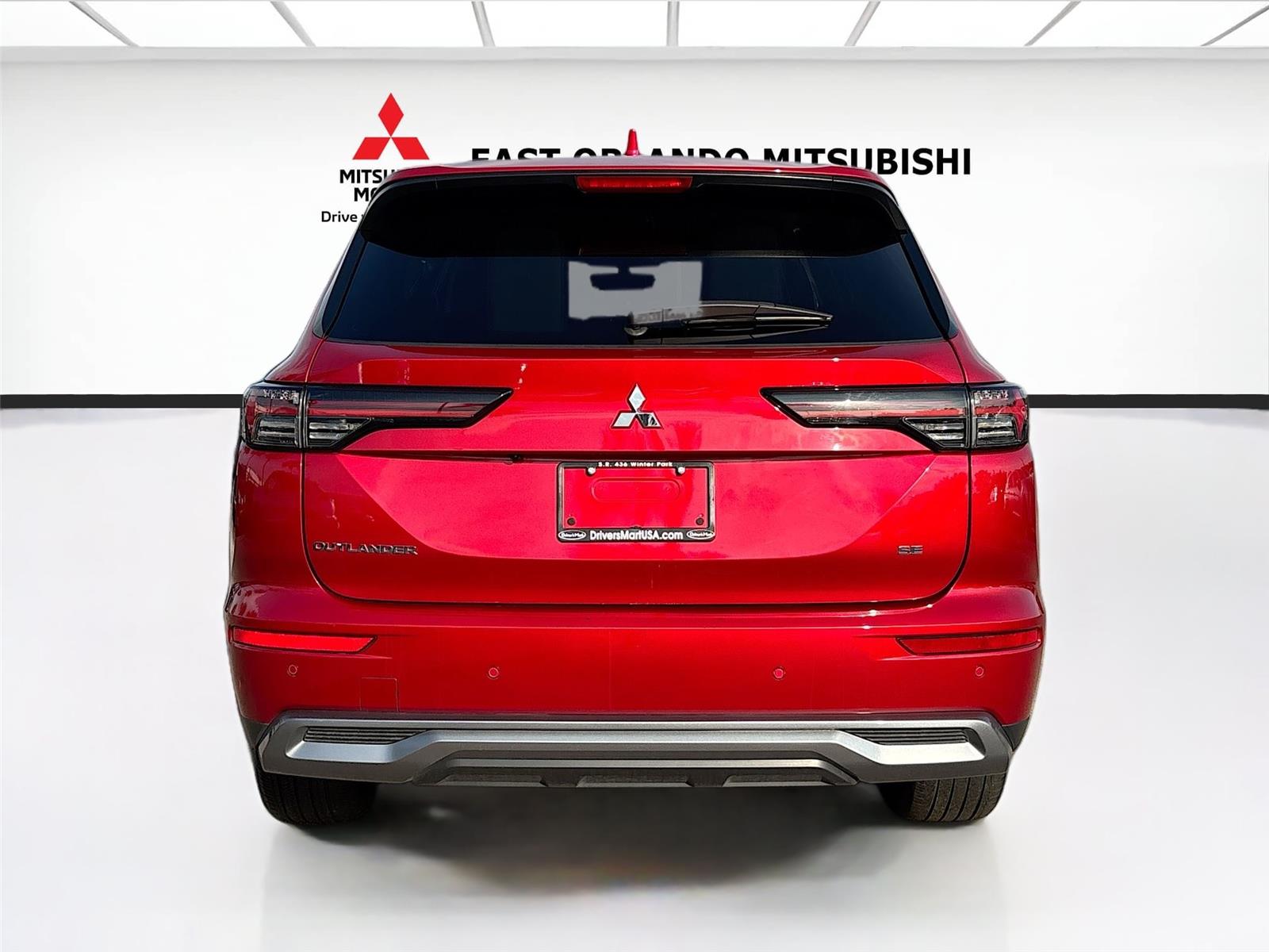 2025 Mitsubishi Outlander SE