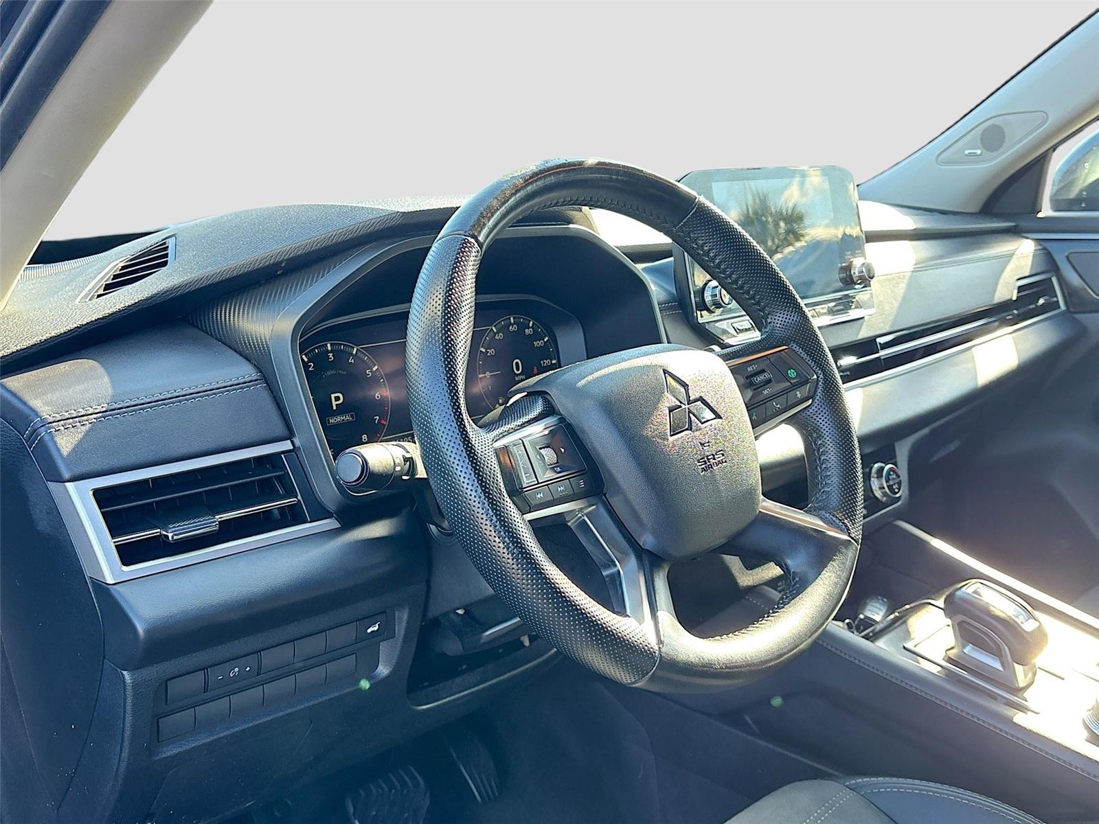 2024 Mitsubishi Outlander SE