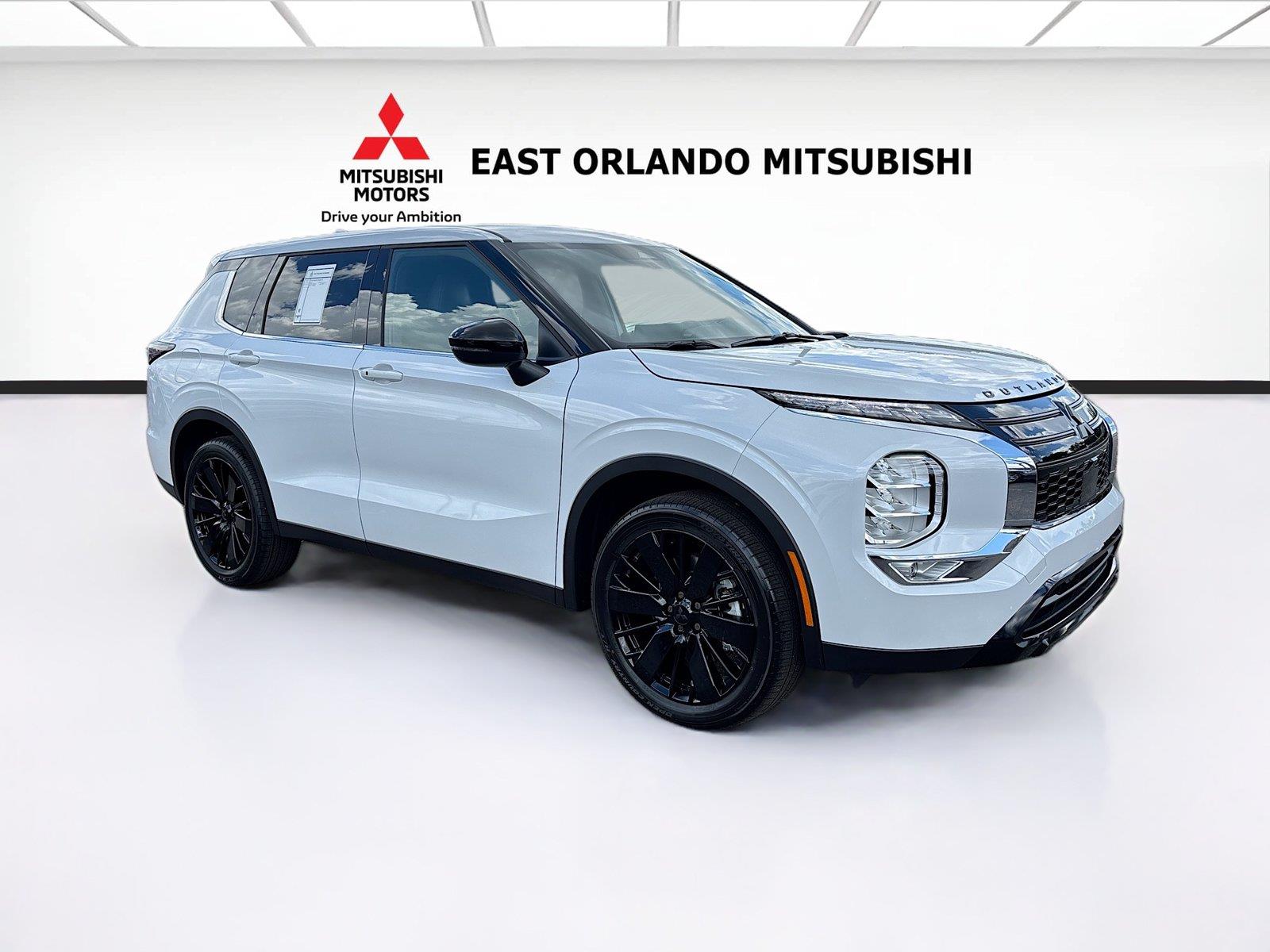 White Diamond 2026 Mitsubishi Outlander SUV / Crossover Front-Wheel Drive Automatic