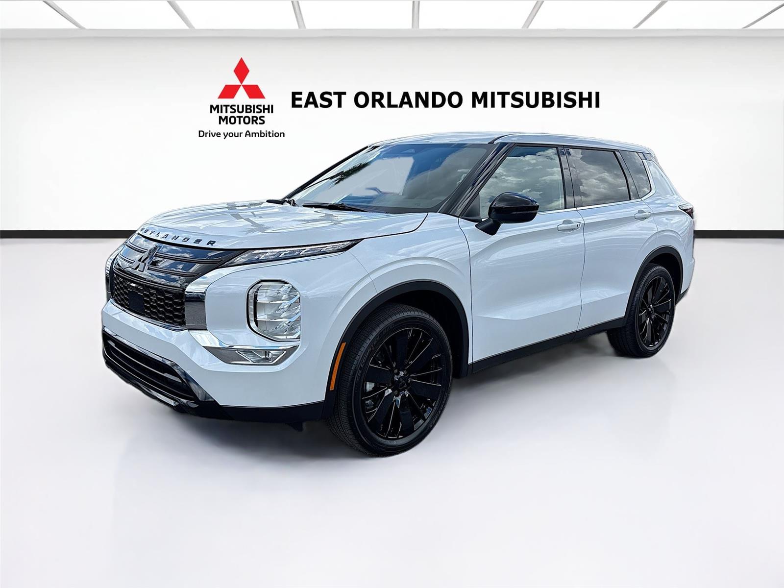 2026 Mitsubishi Outlander LE