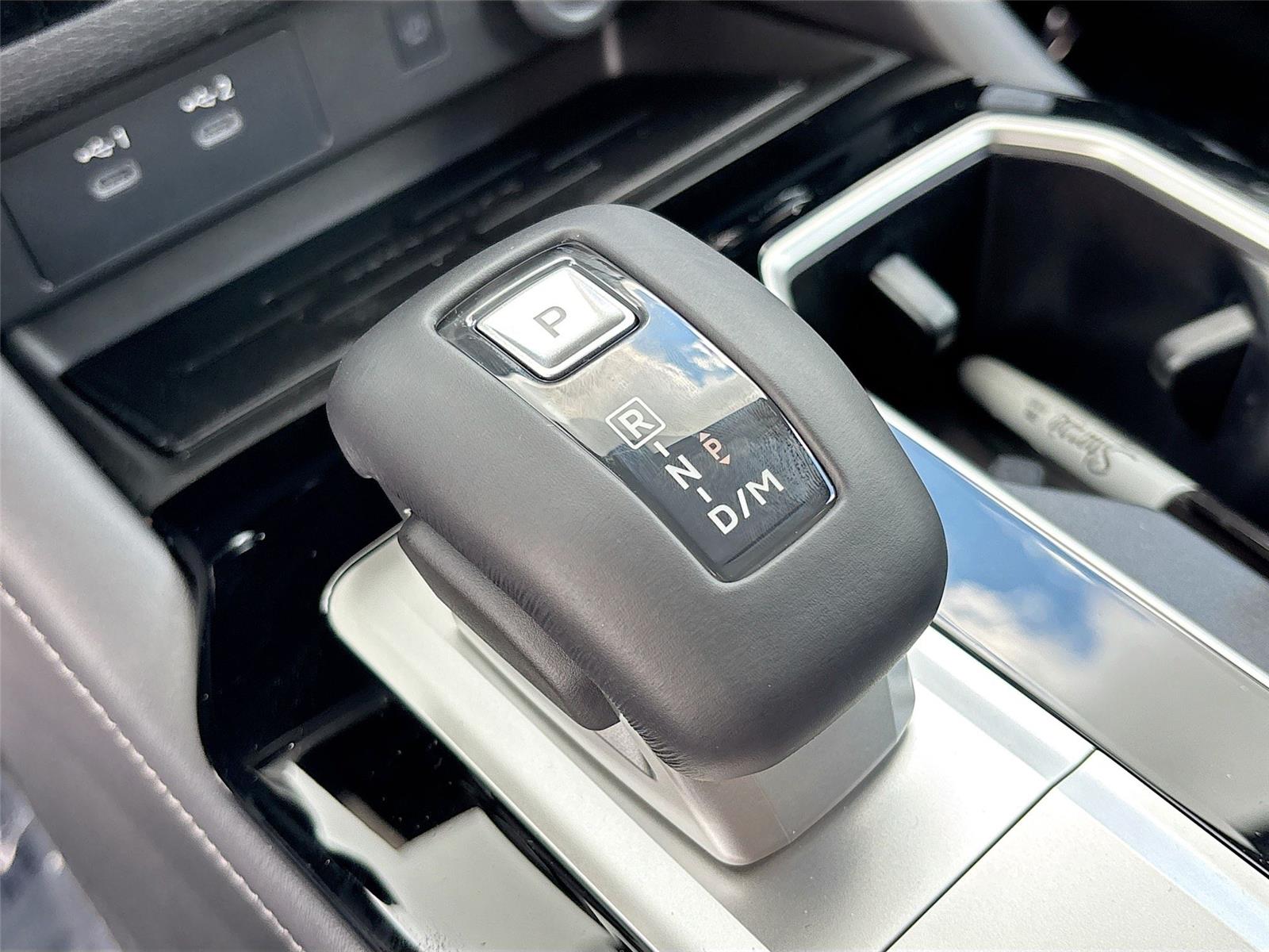 2026 Mitsubishi Outlander LE