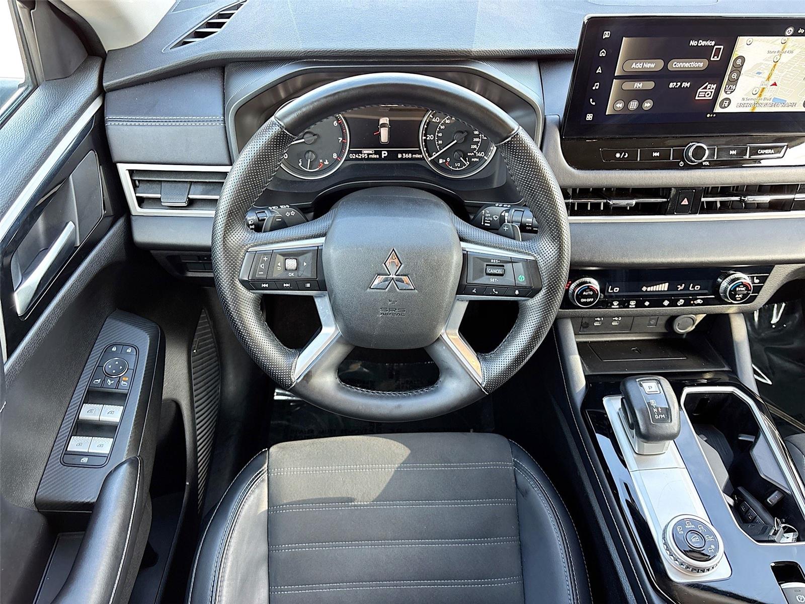 2025 Mitsubishi Outlander SE
