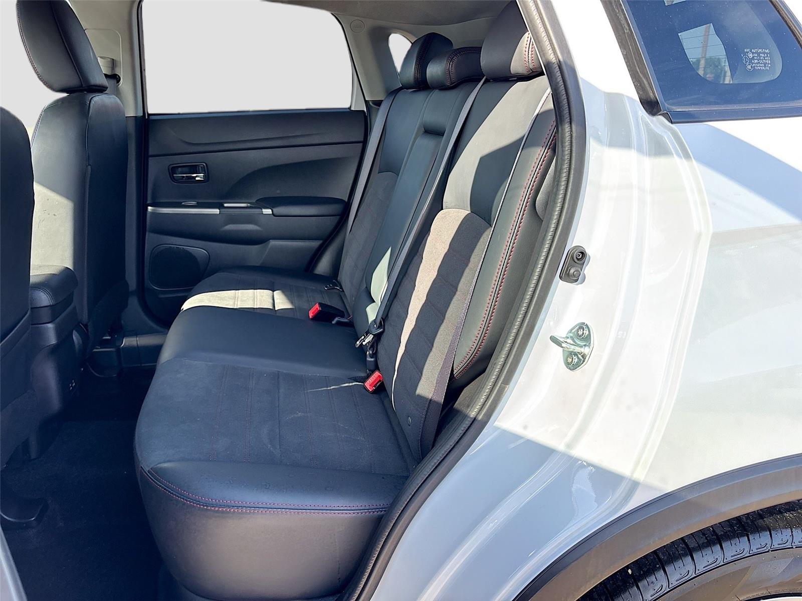 2025 Mitsubishi Outlander Sport SE