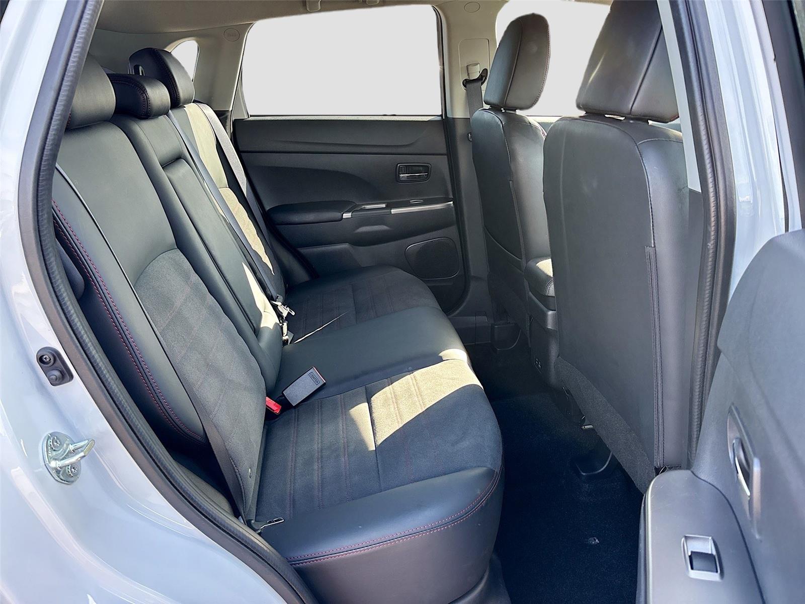 2025 Mitsubishi Outlander Sport SE
