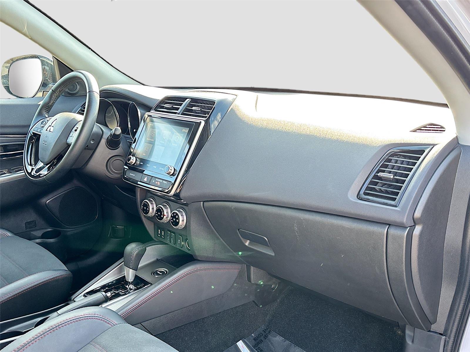2025 Mitsubishi Outlander Sport SE