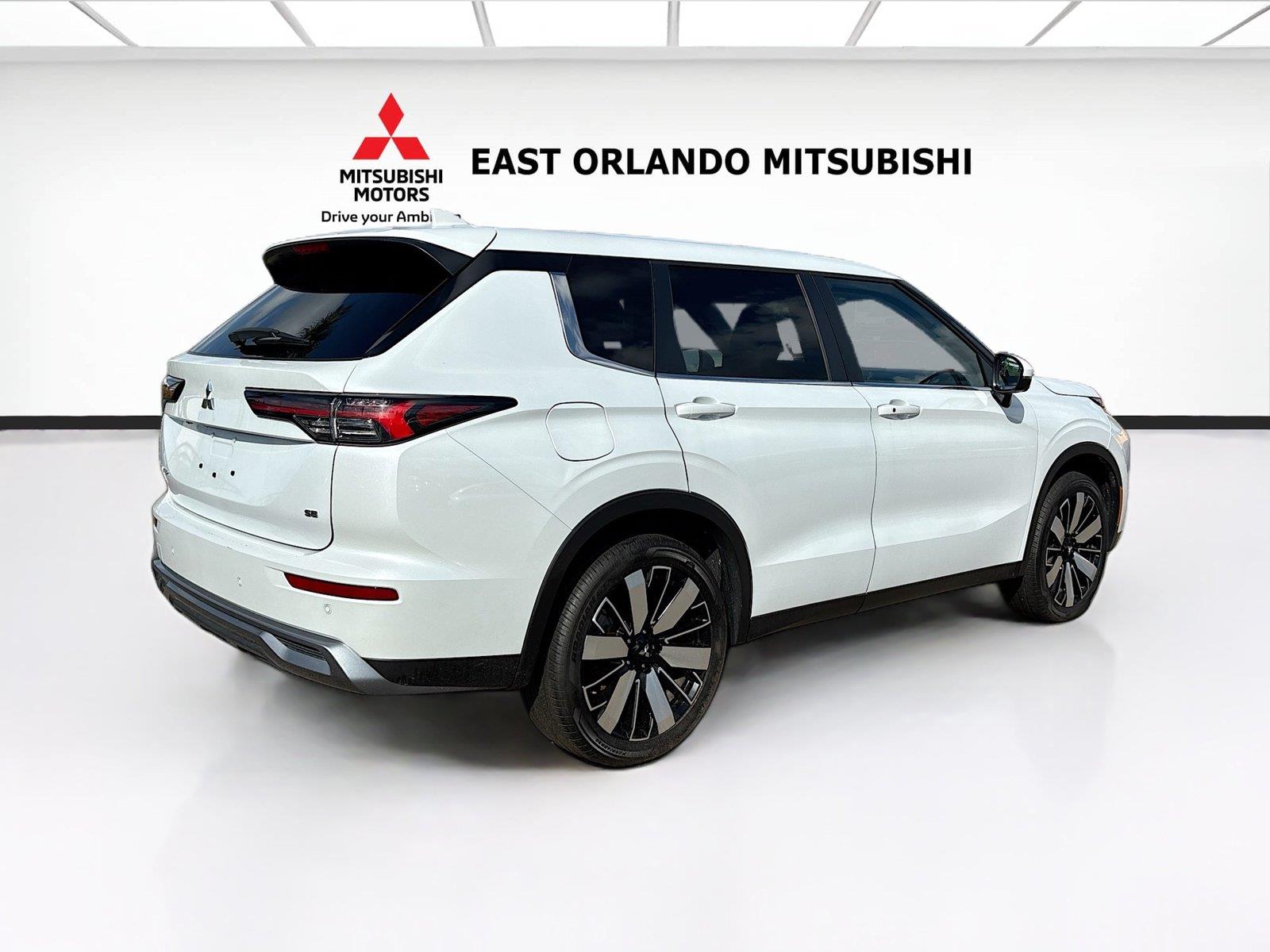 2025 Mitsubishi Outlander SE