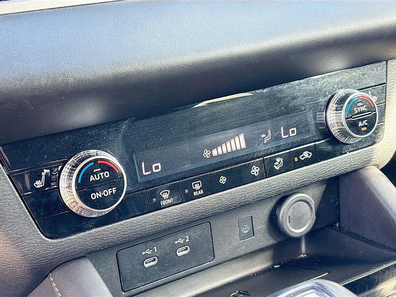 2025 Mitsubishi Outlander SE