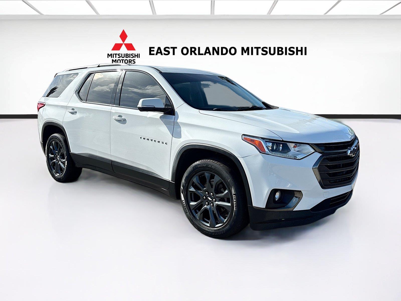Summit White 2019 Chevrolet Traverse SUV / Crossover Front-Wheel Drive 9-Speed Automatic