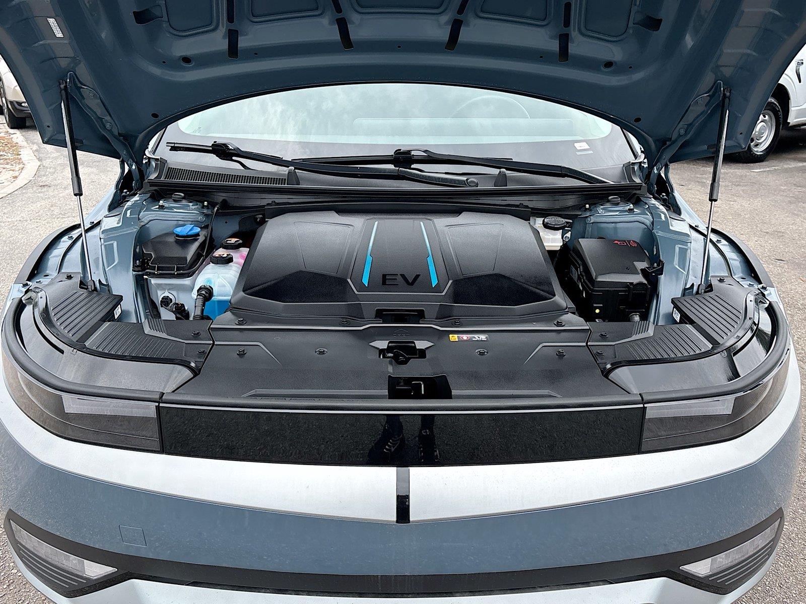 2024 Hyundai IONIQ 5 SE