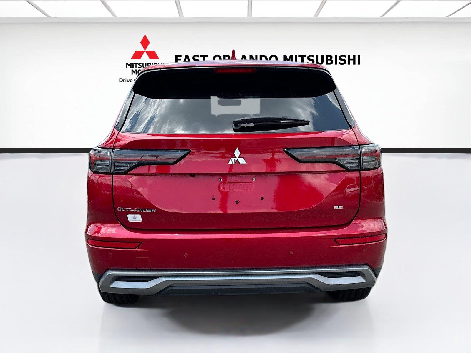 2025 Mitsubishi Outlander SE