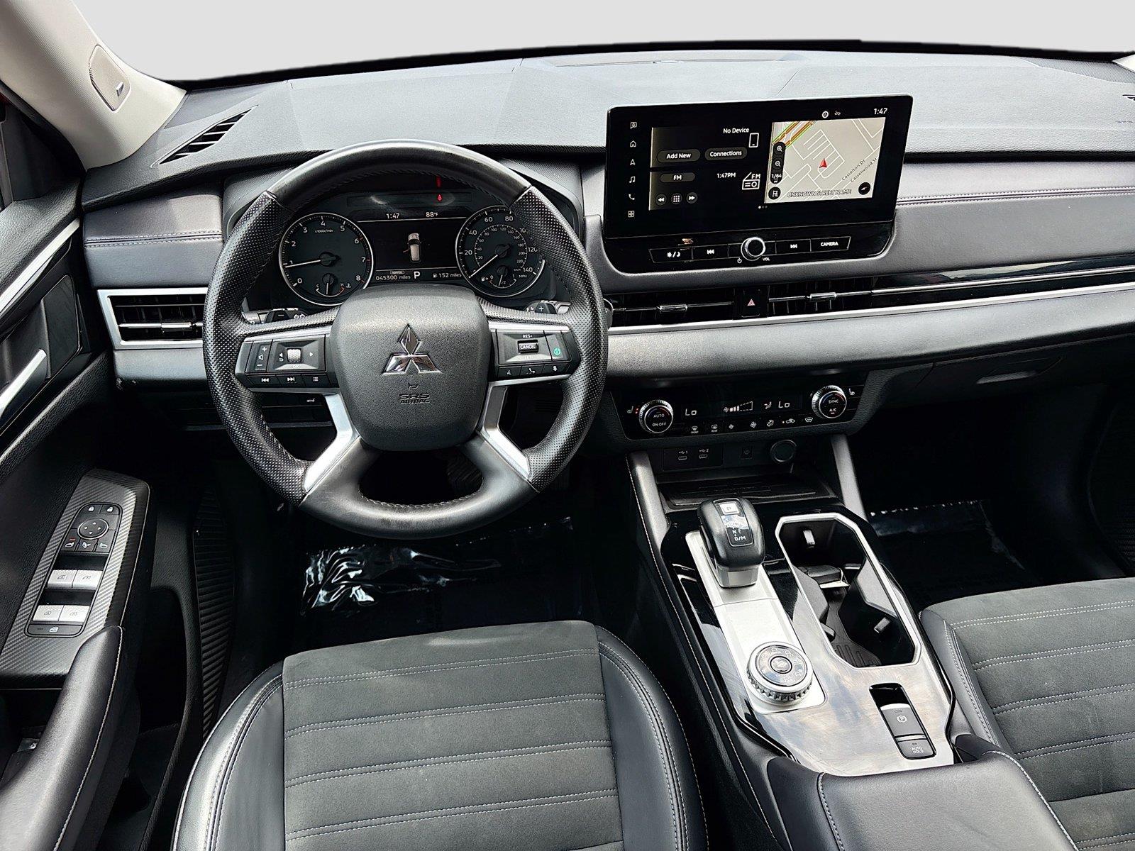 2025 Mitsubishi Outlander SE