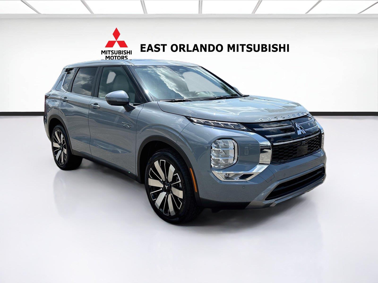 Moonstone Gray Metallic 2026 Mitsubishi Outlander Hybrid Plug-in SUV / Crossover All-Wheel Drive Automatic
