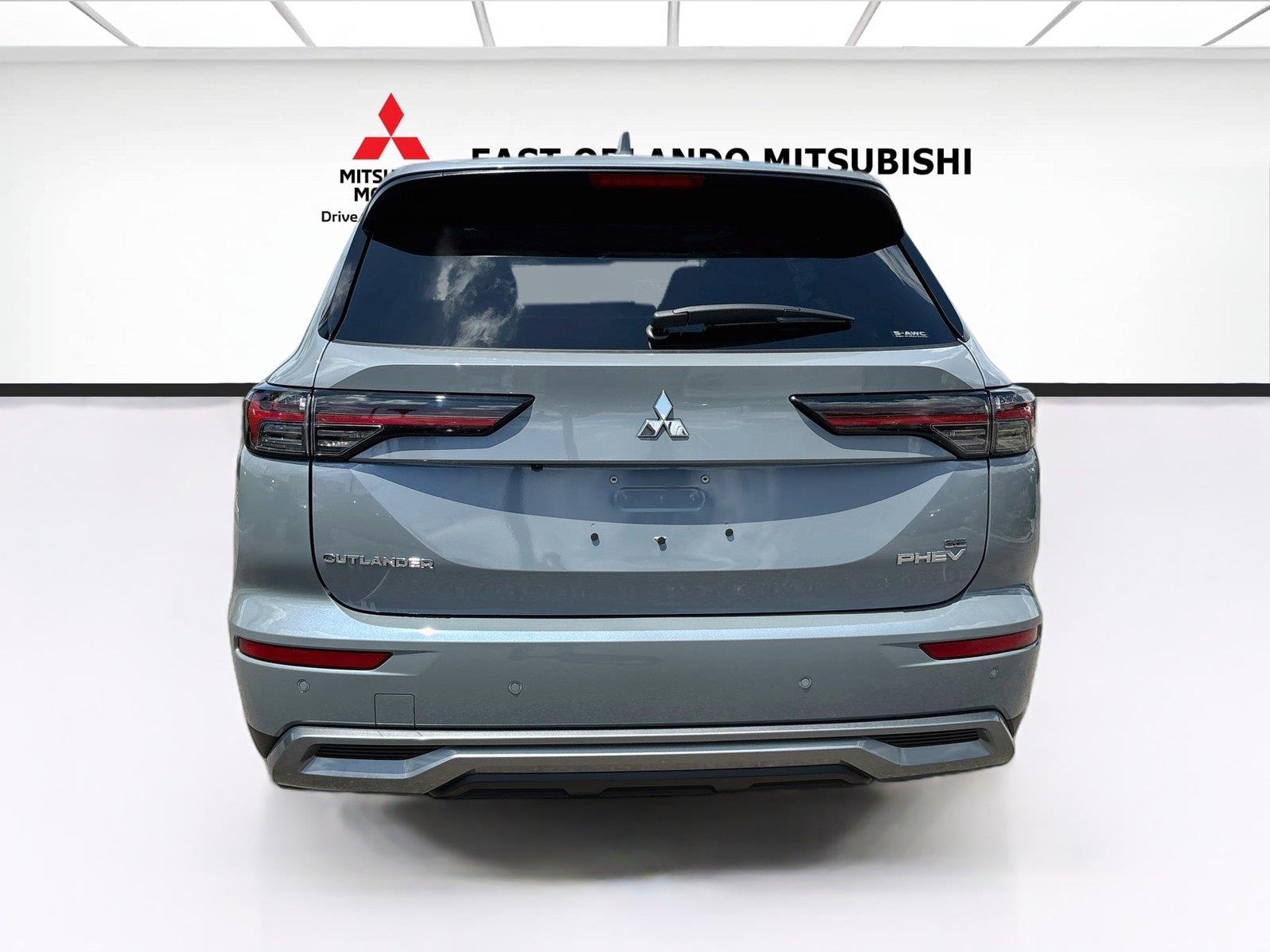 2026 Mitsubishi Outlander Plug-In Hybrid SE