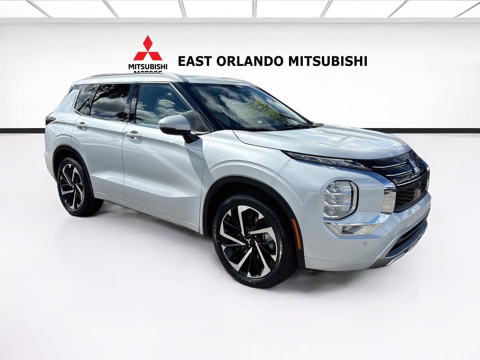 White Diamond 2024 Mitsubishi Outlander SUV / Crossover Front-Wheel Drive Continuously Variable Transmission