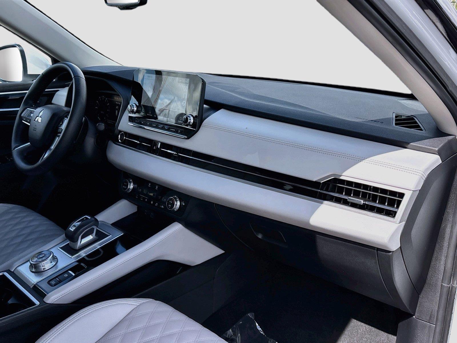 2024 Mitsubishi Outlander SEL