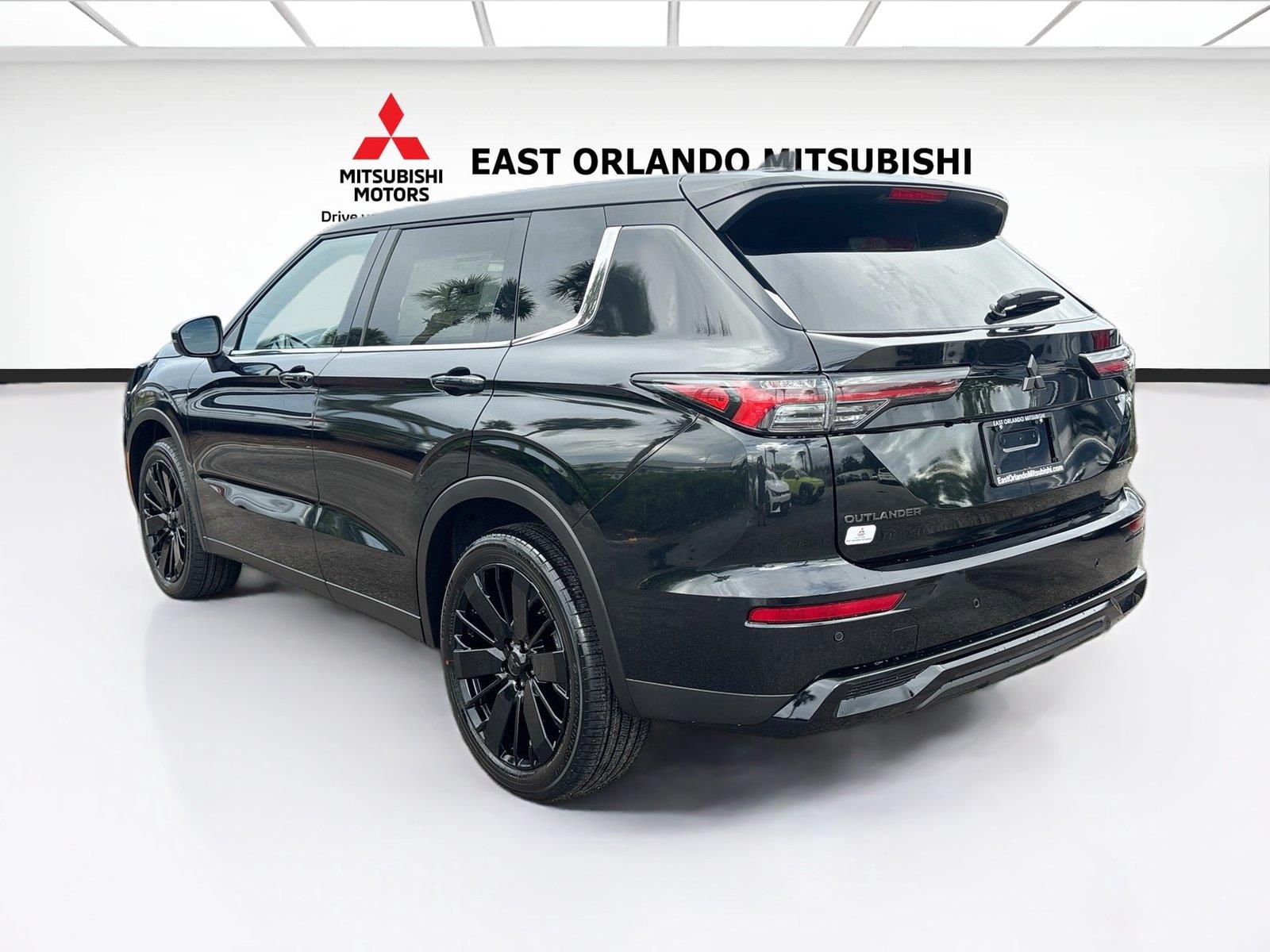 2026 Mitsubishi Outlander LE