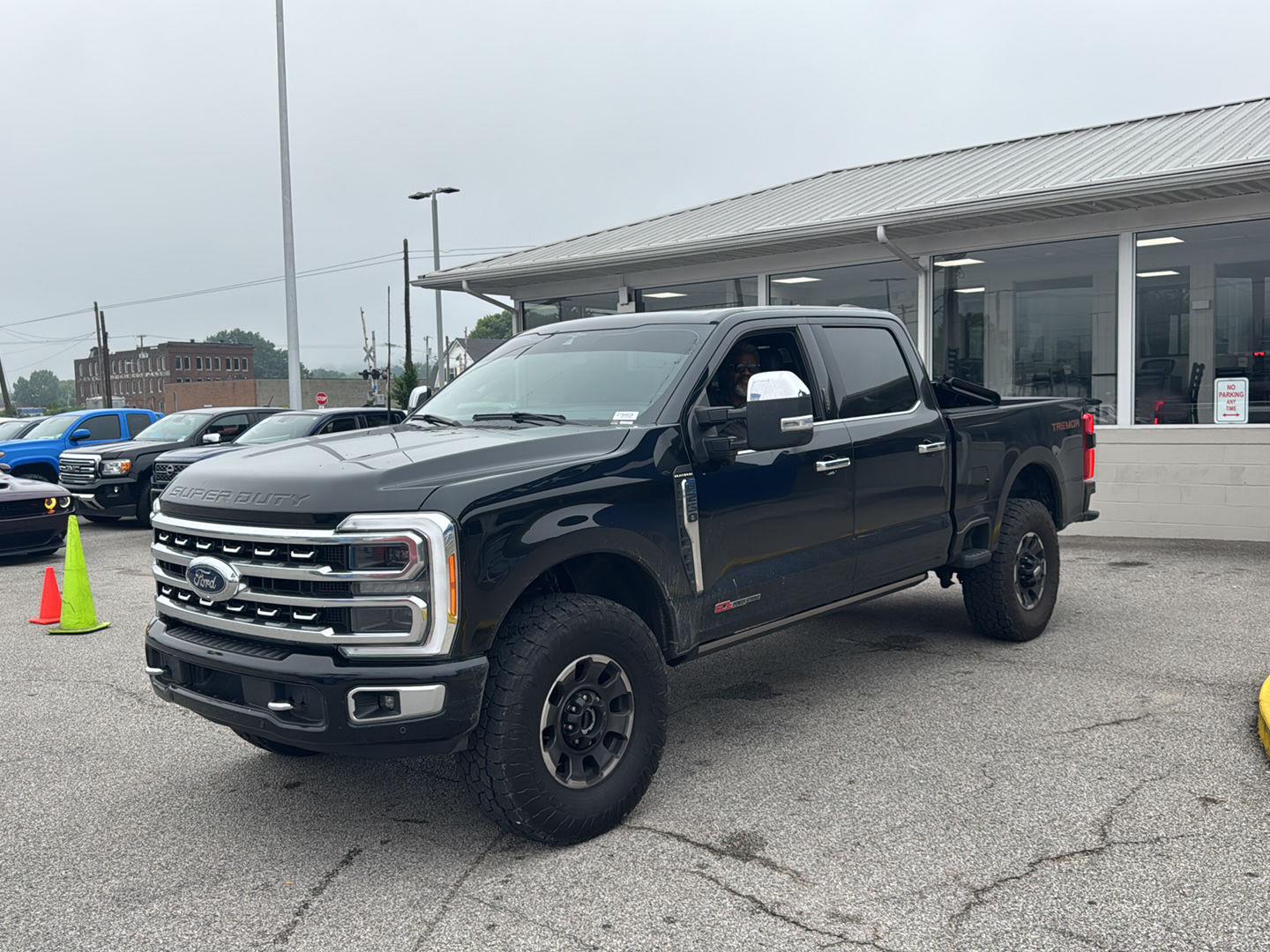 Agate Black Metallic 2023 Ford F-250 Super Duty Pickup Truck Four-Wheel Drive Automatic