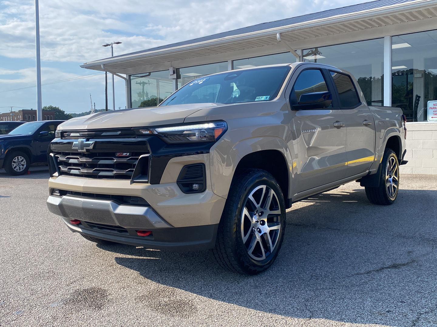 Sand Dune Metallic 2023 Chevrolet Colorado Pickup Truck Four-Wheel Drive 8-Speed Automatic