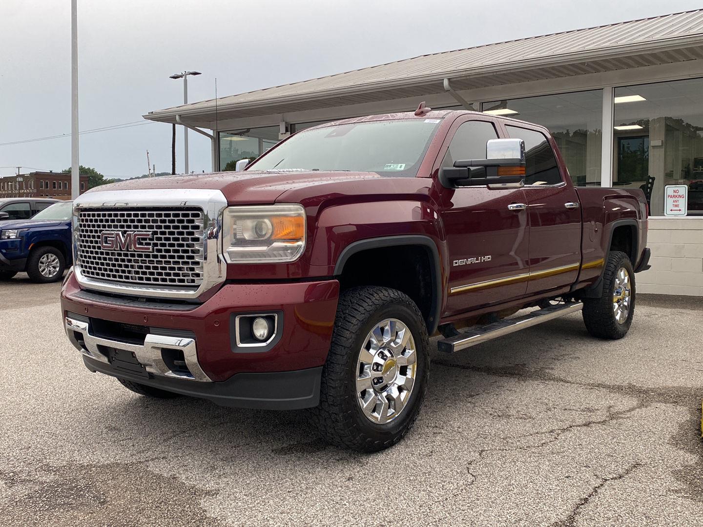  2016 GMC Sierra 2500HD Denali Crew Cab SB 4WD   